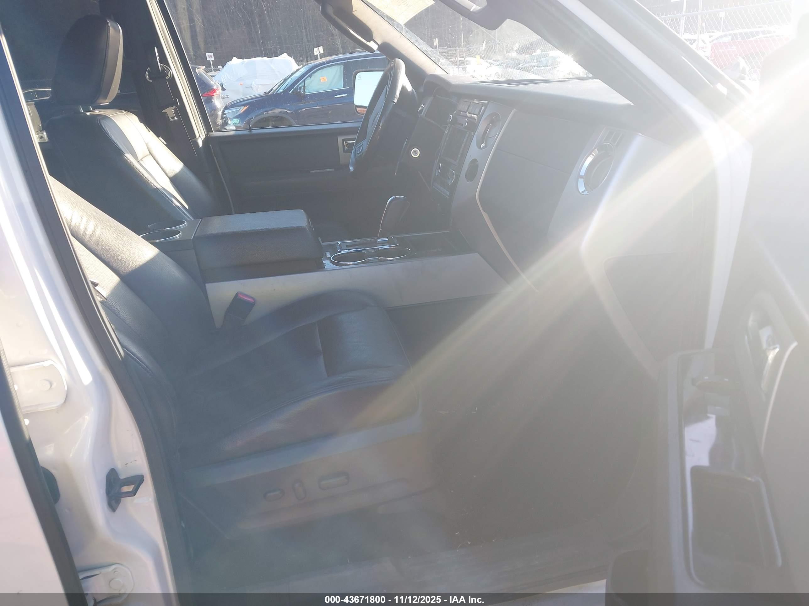 FORD EXPEDITION image 5