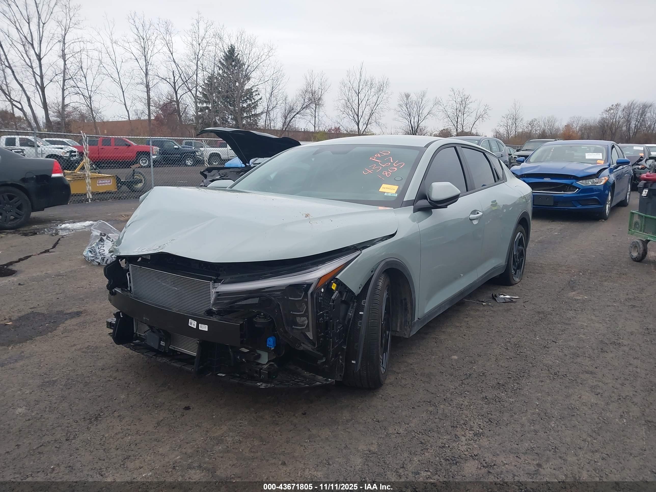 KIA K4 image 2