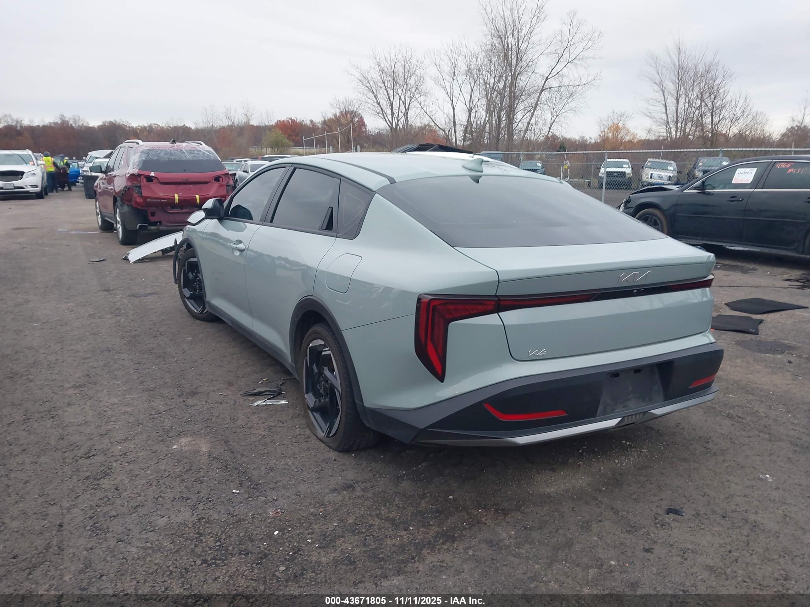 KIA K4 image 3