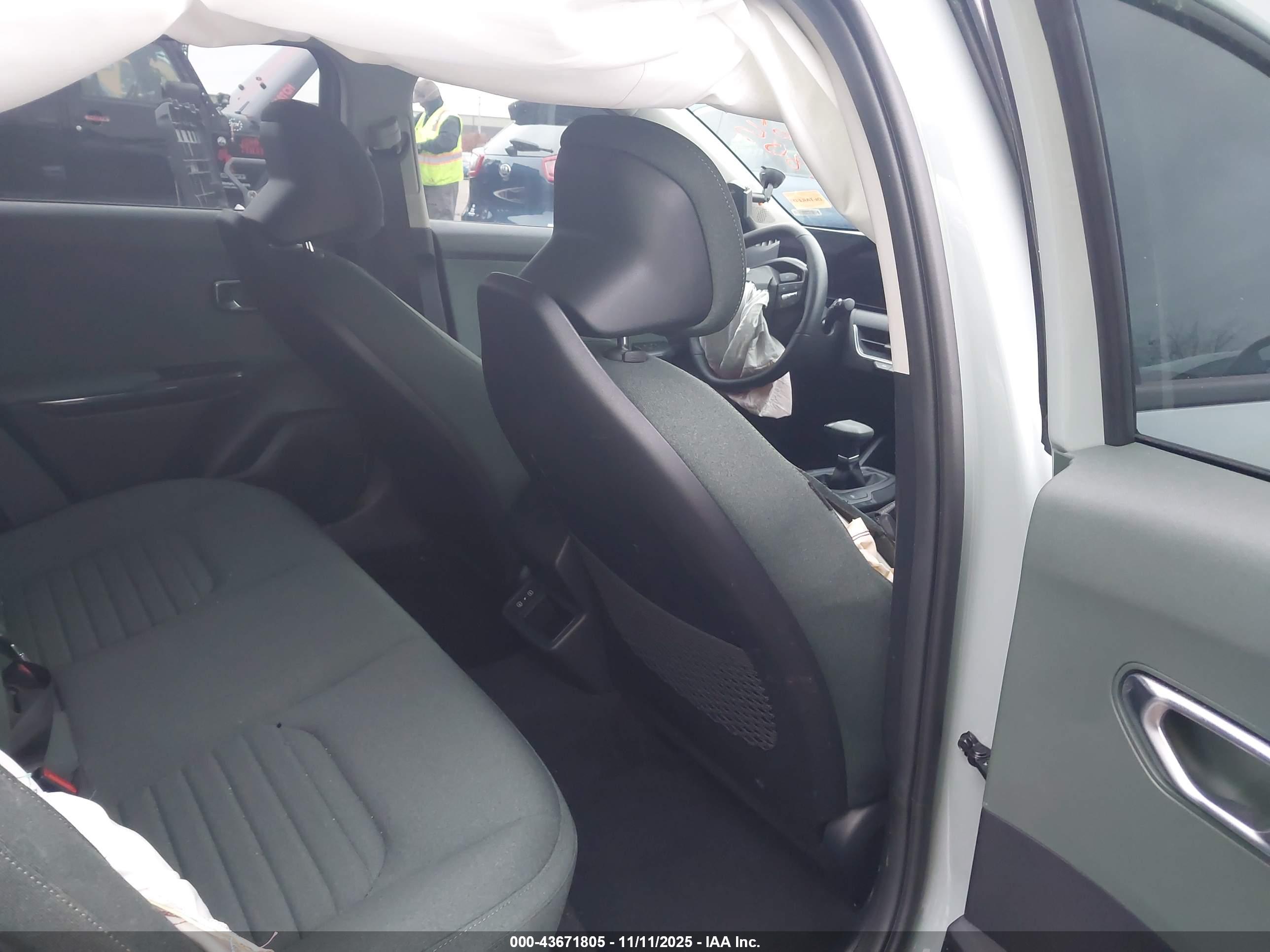 KIA K4 image 8