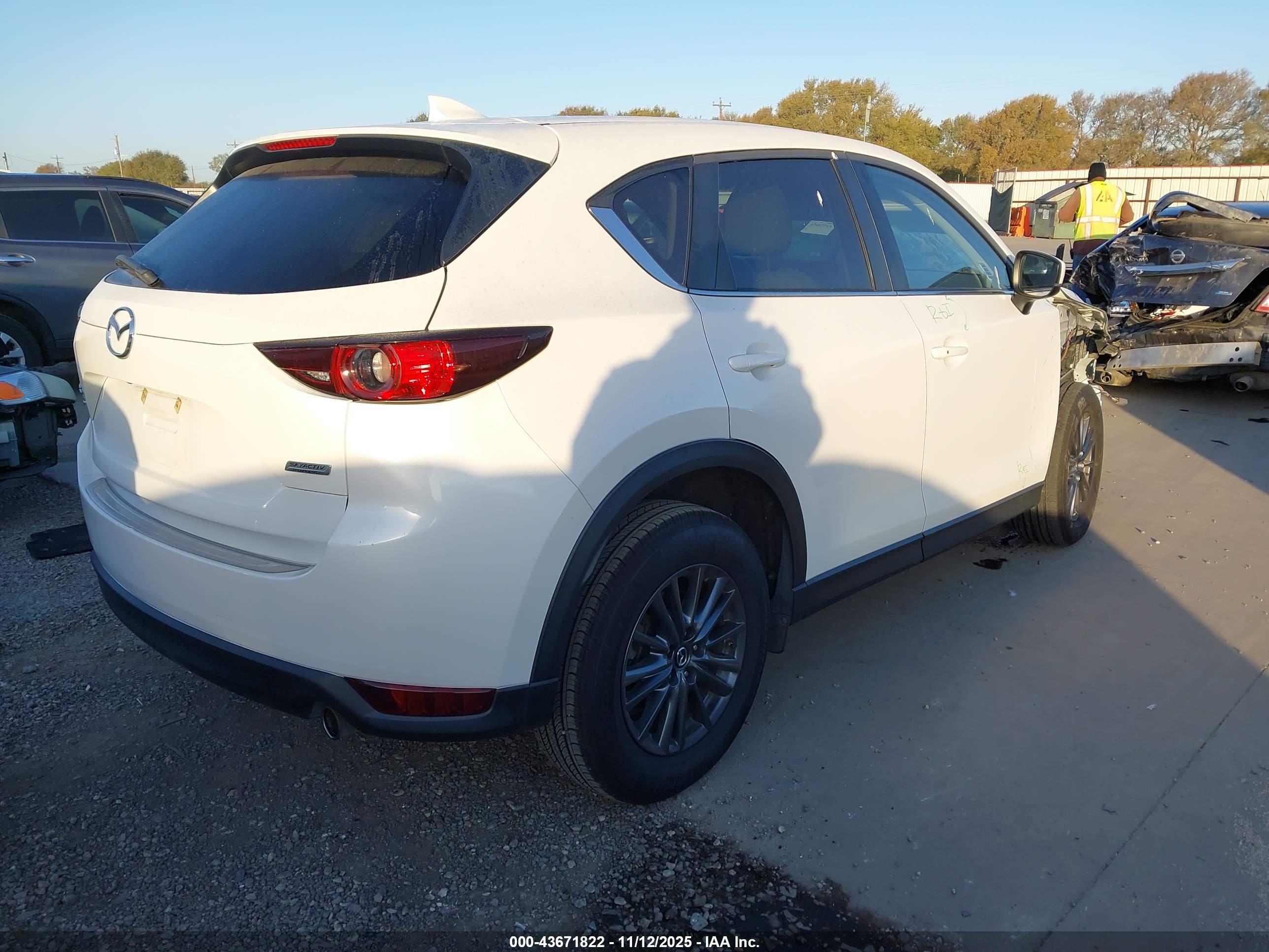 MAZDA CX-5 image 4
