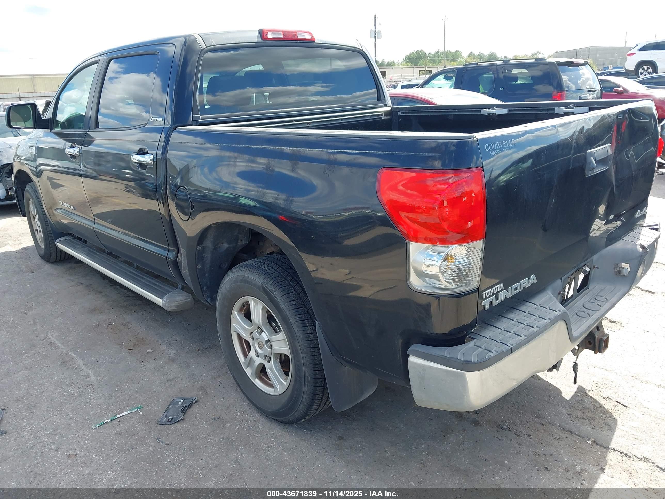TOYOTA TUNDRA image 3