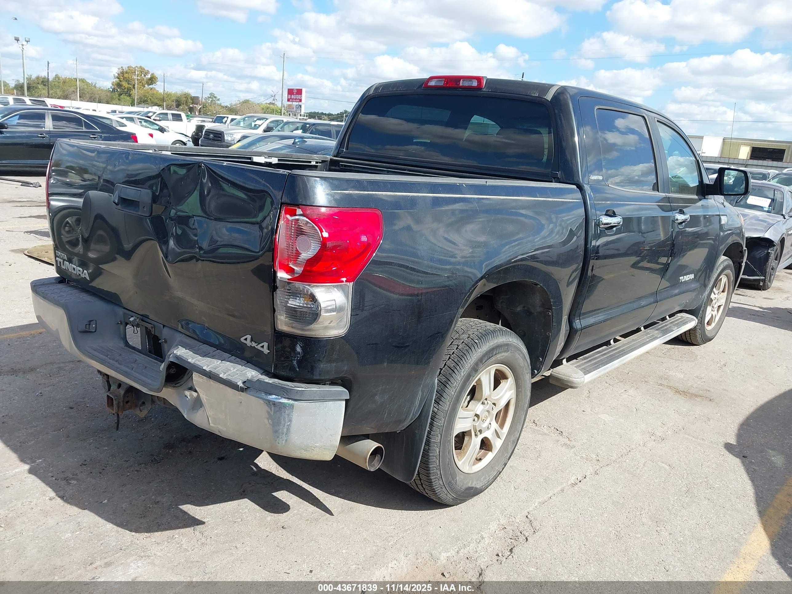 TOYOTA TUNDRA image 4
