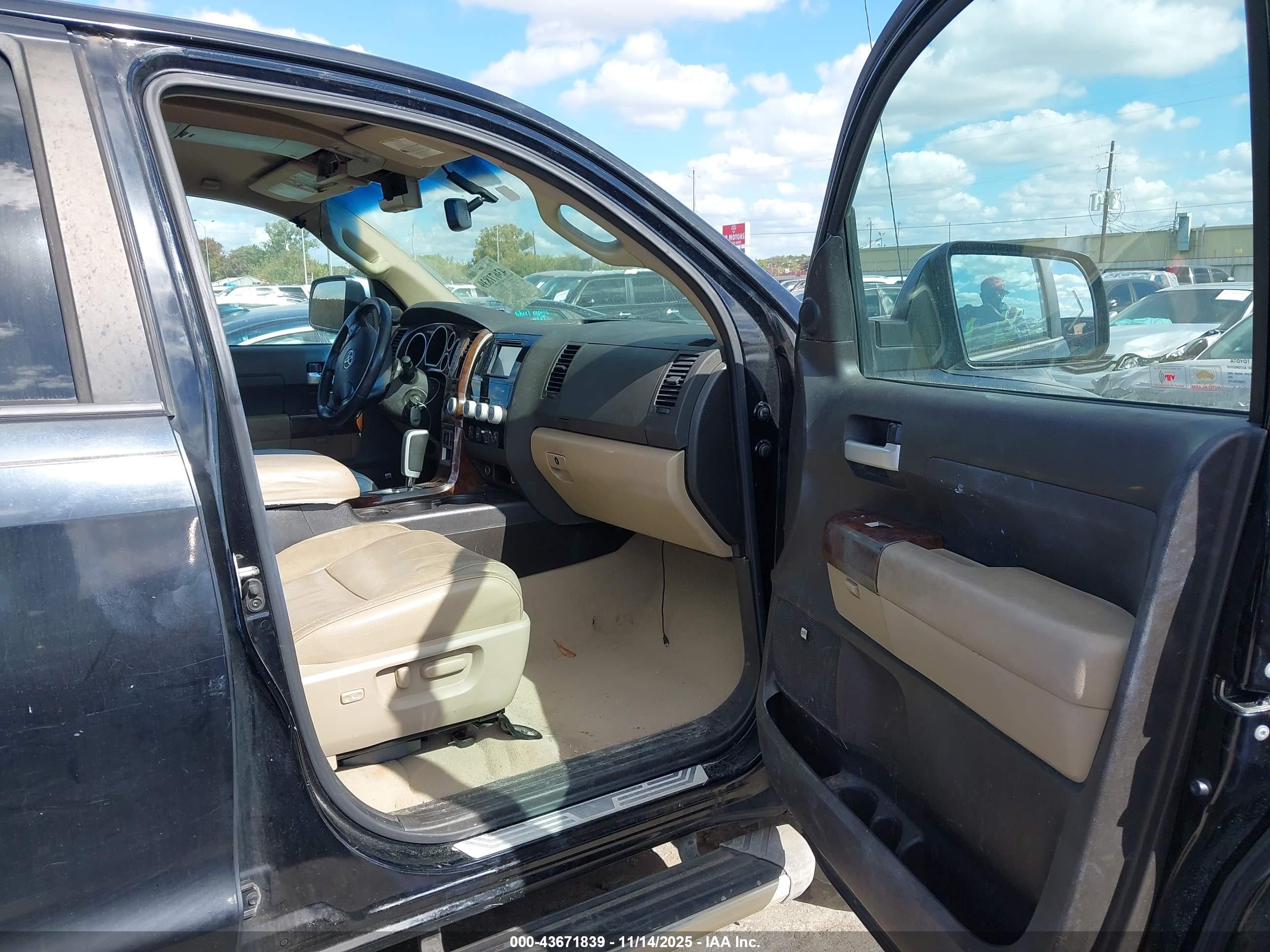 TOYOTA TUNDRA image 5