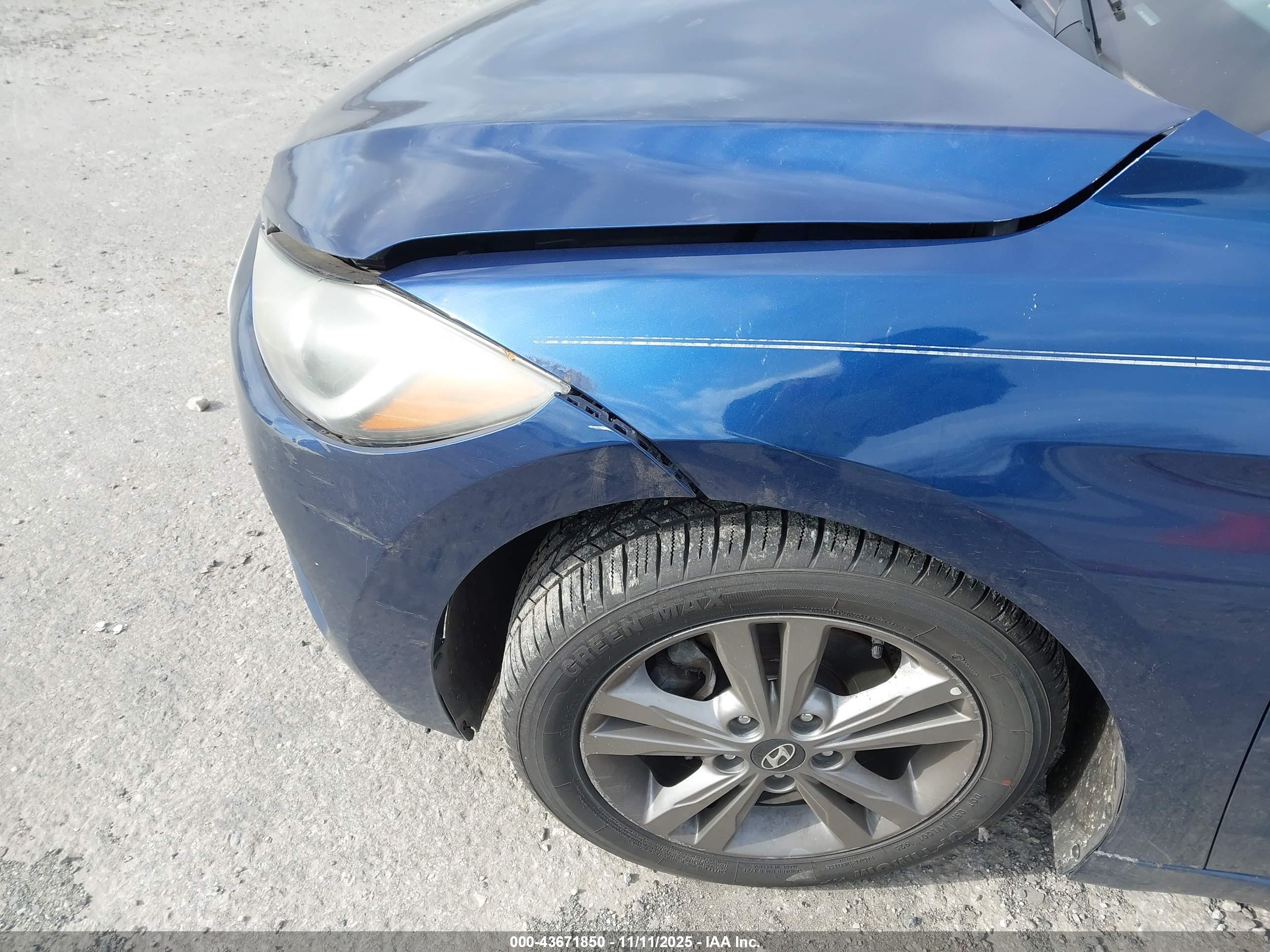HYUNDAI ELANTRA image 6