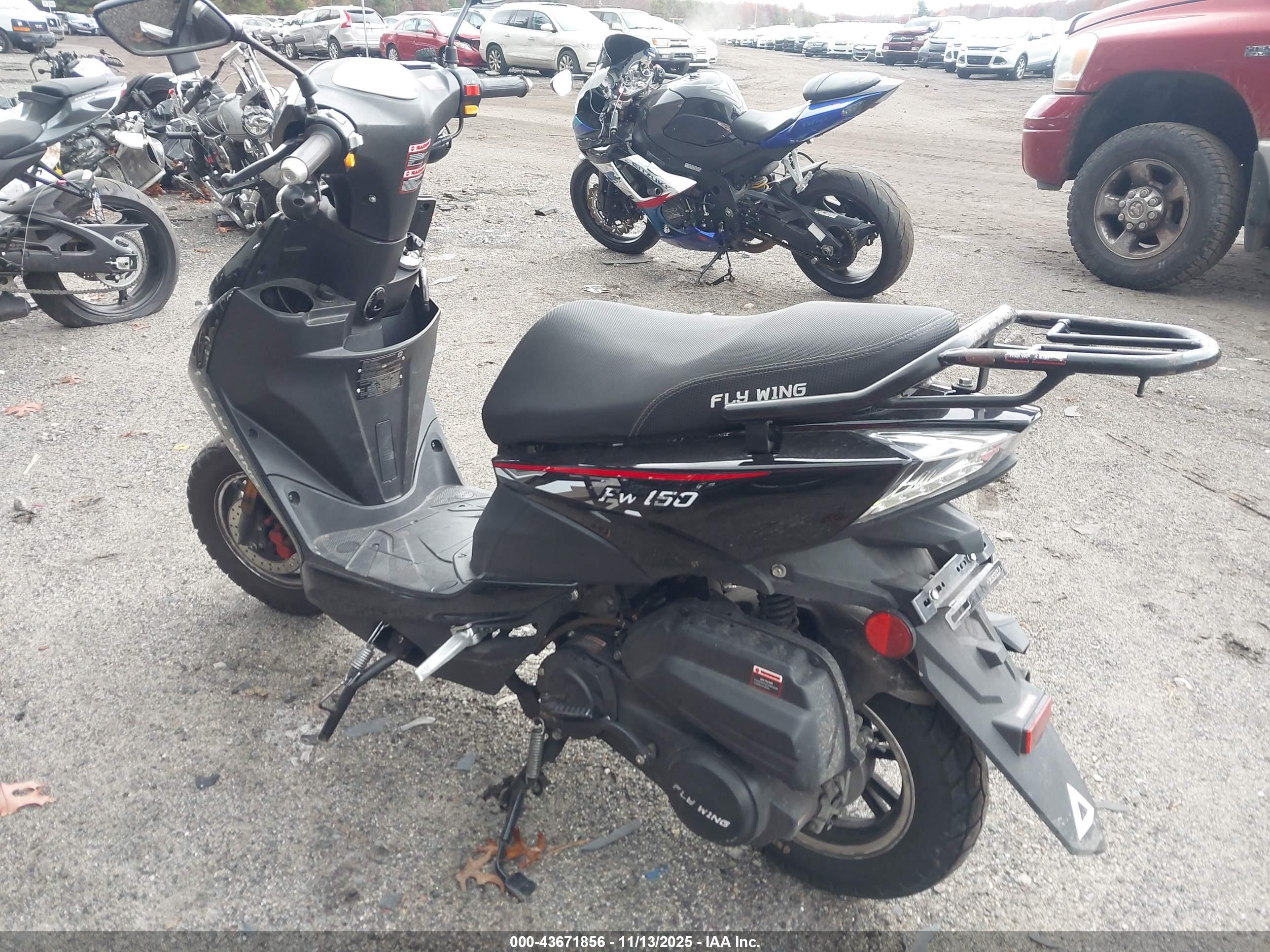 SCOOTER 150CC image 3