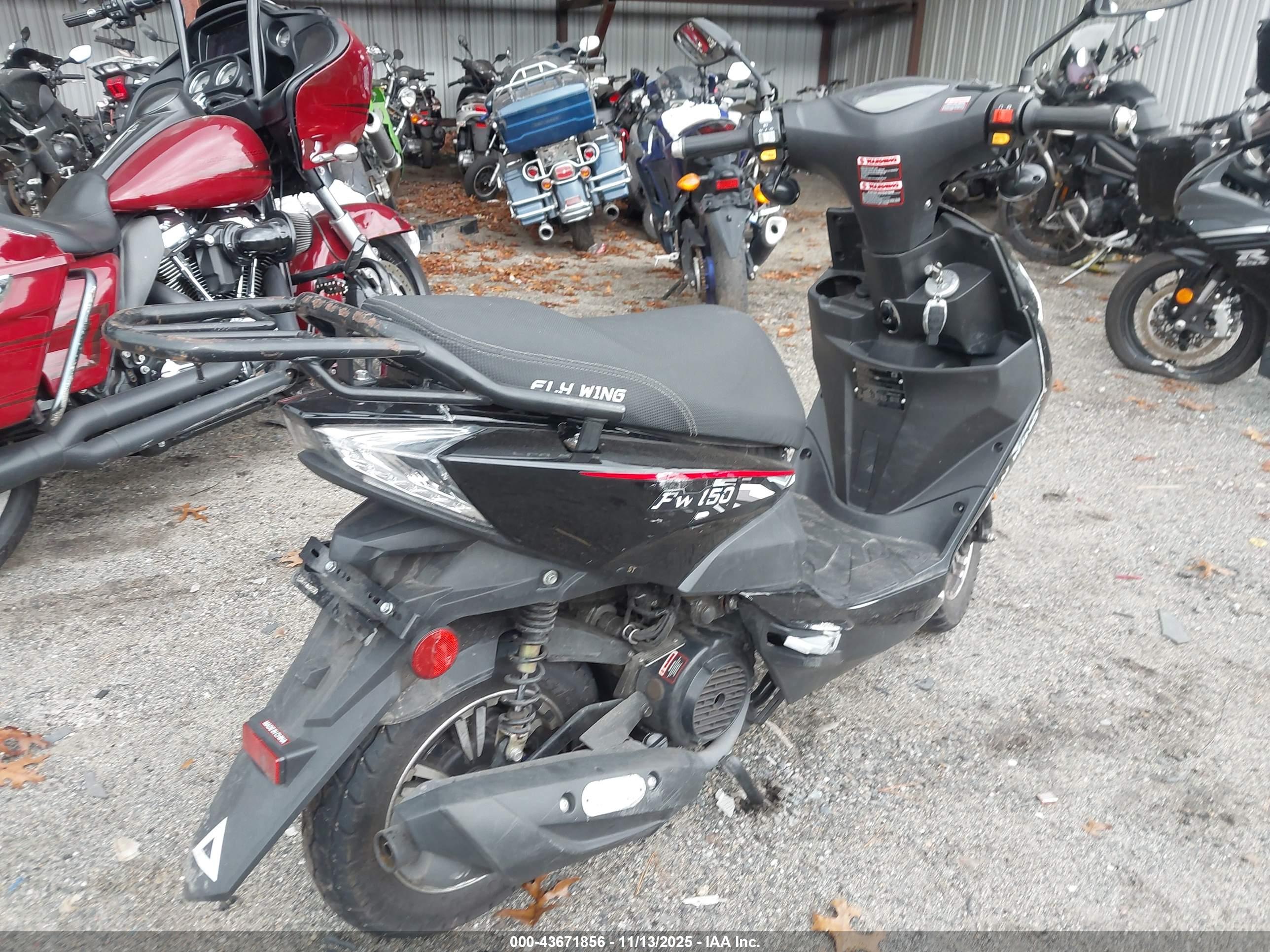 SCOOTER 150CC image 4