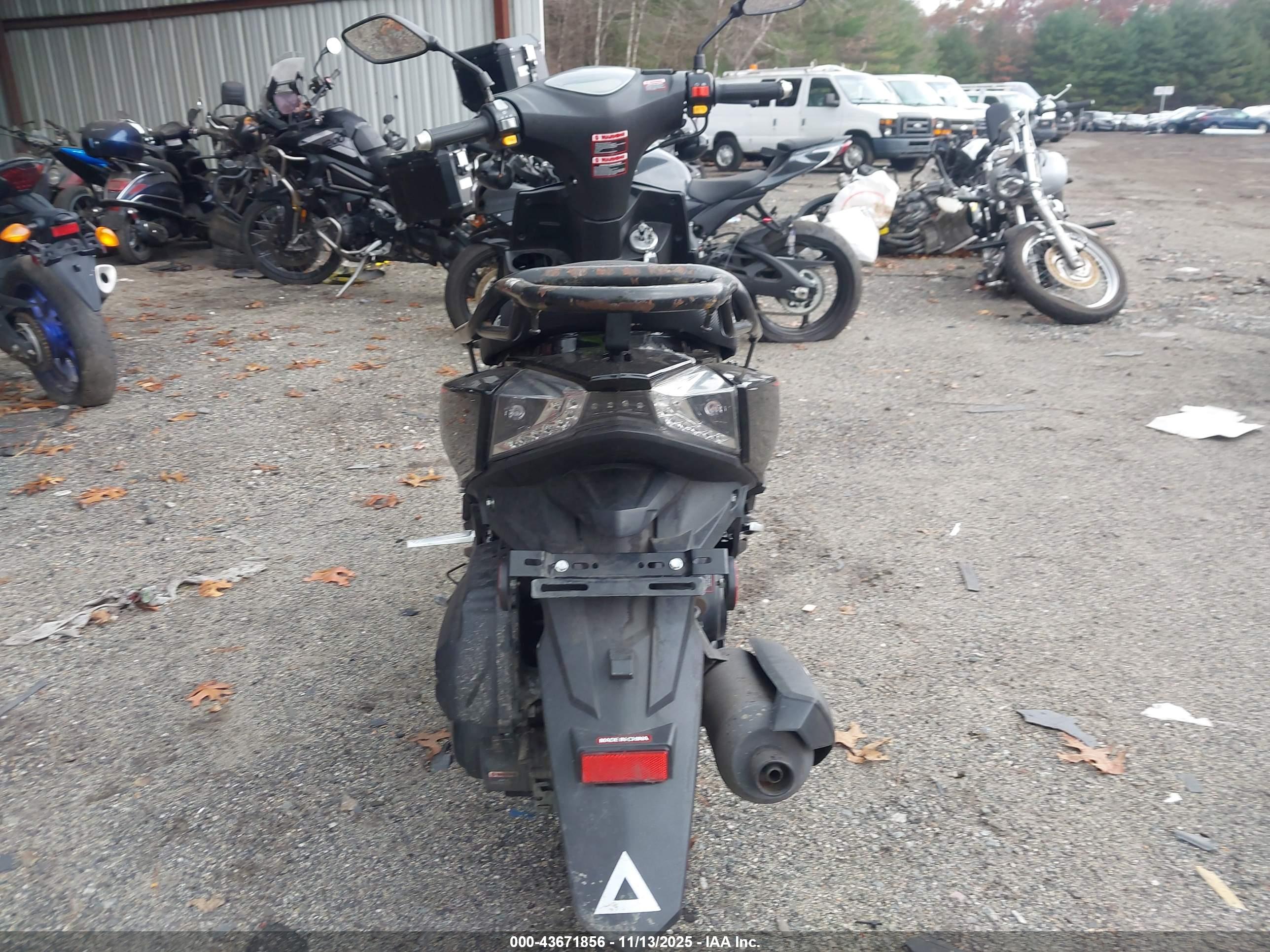 SCOOTER 150CC image 6