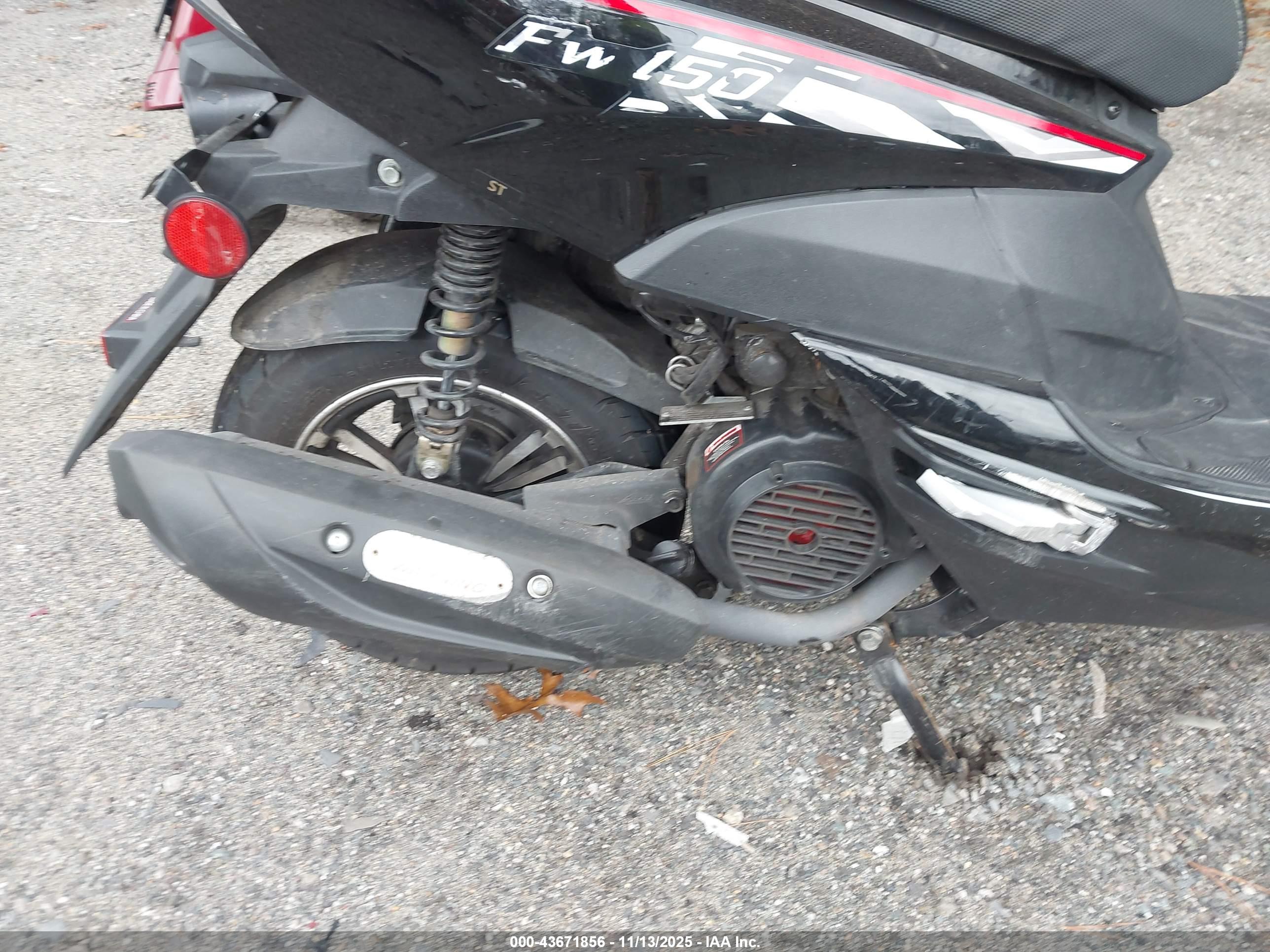 SCOOTER 150CC image 8