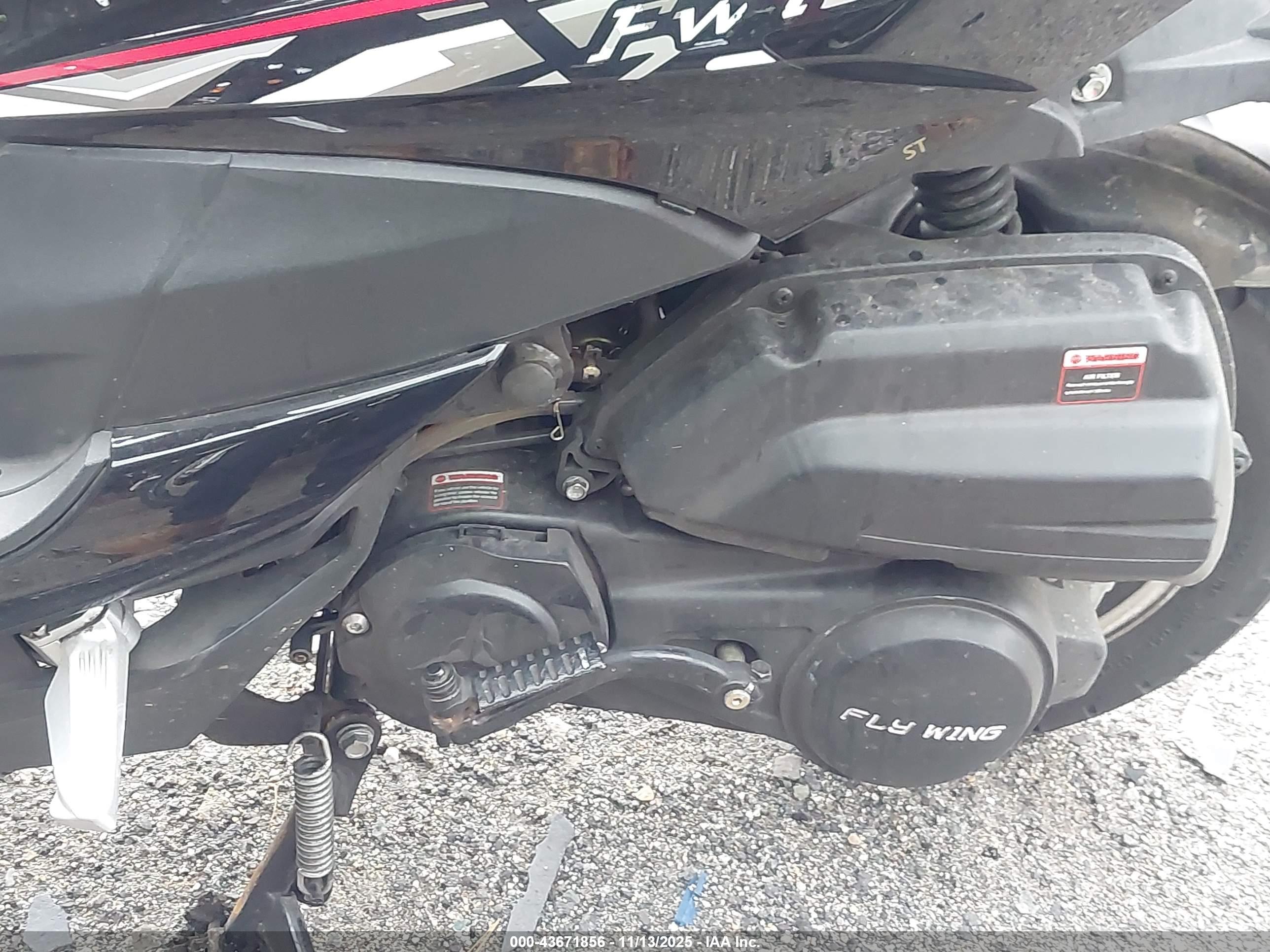 SCOOTER 150CC image 9