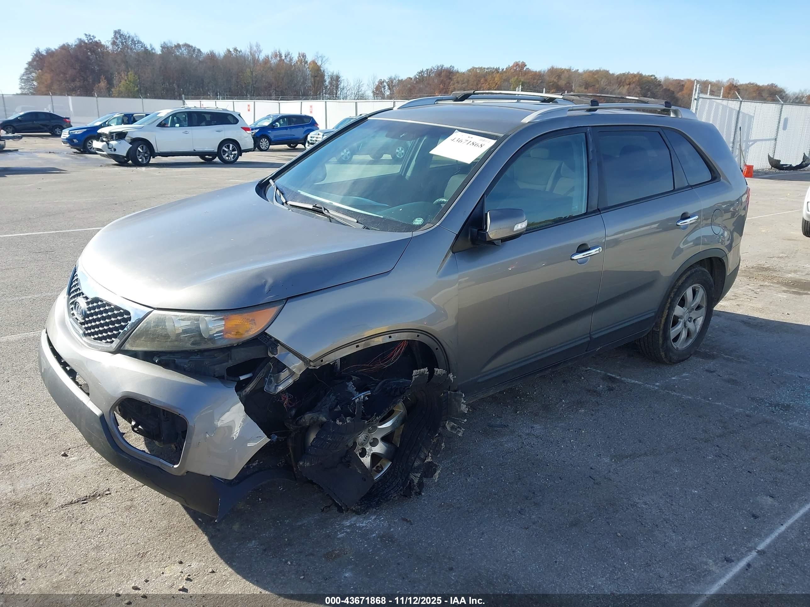 KIA SORENTO image 2