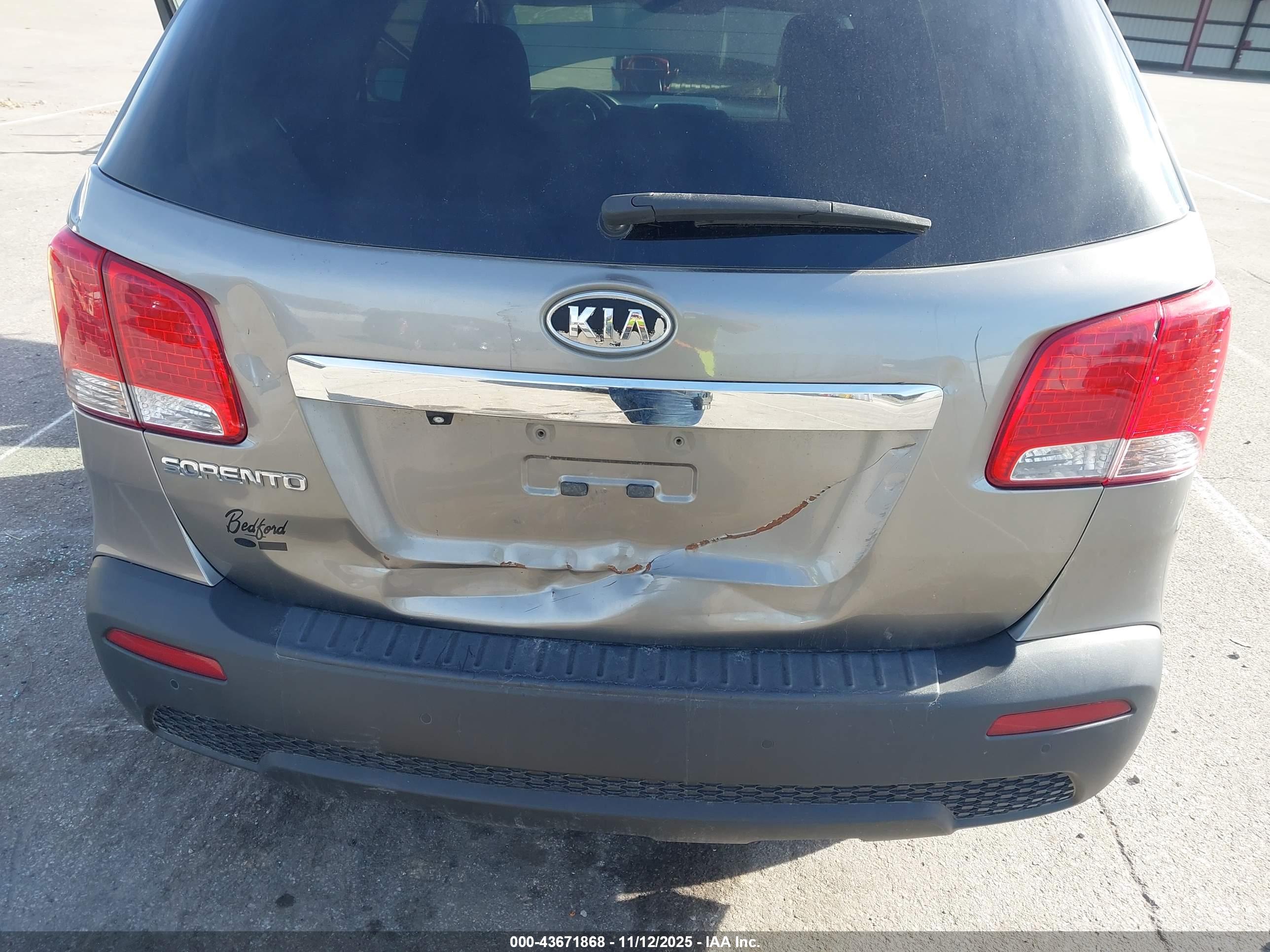 KIA SORENTO image 6