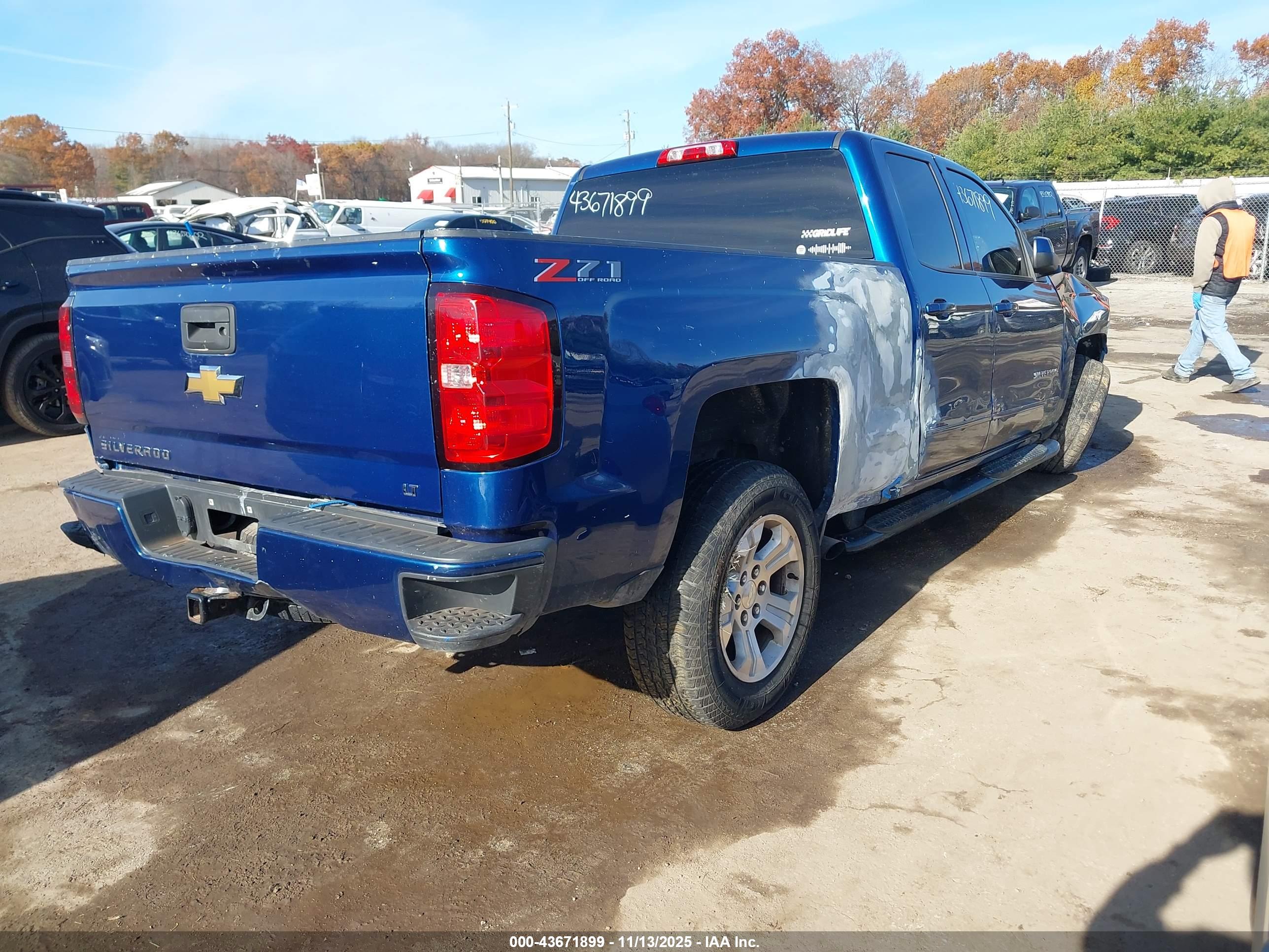 CHEVROLET SILVERADO image 4