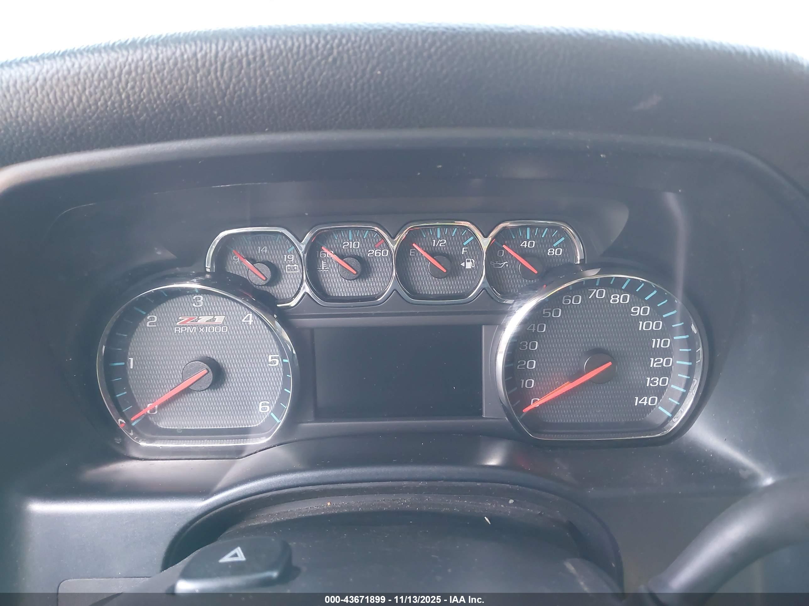 CHEVROLET SILVERADO image 7
