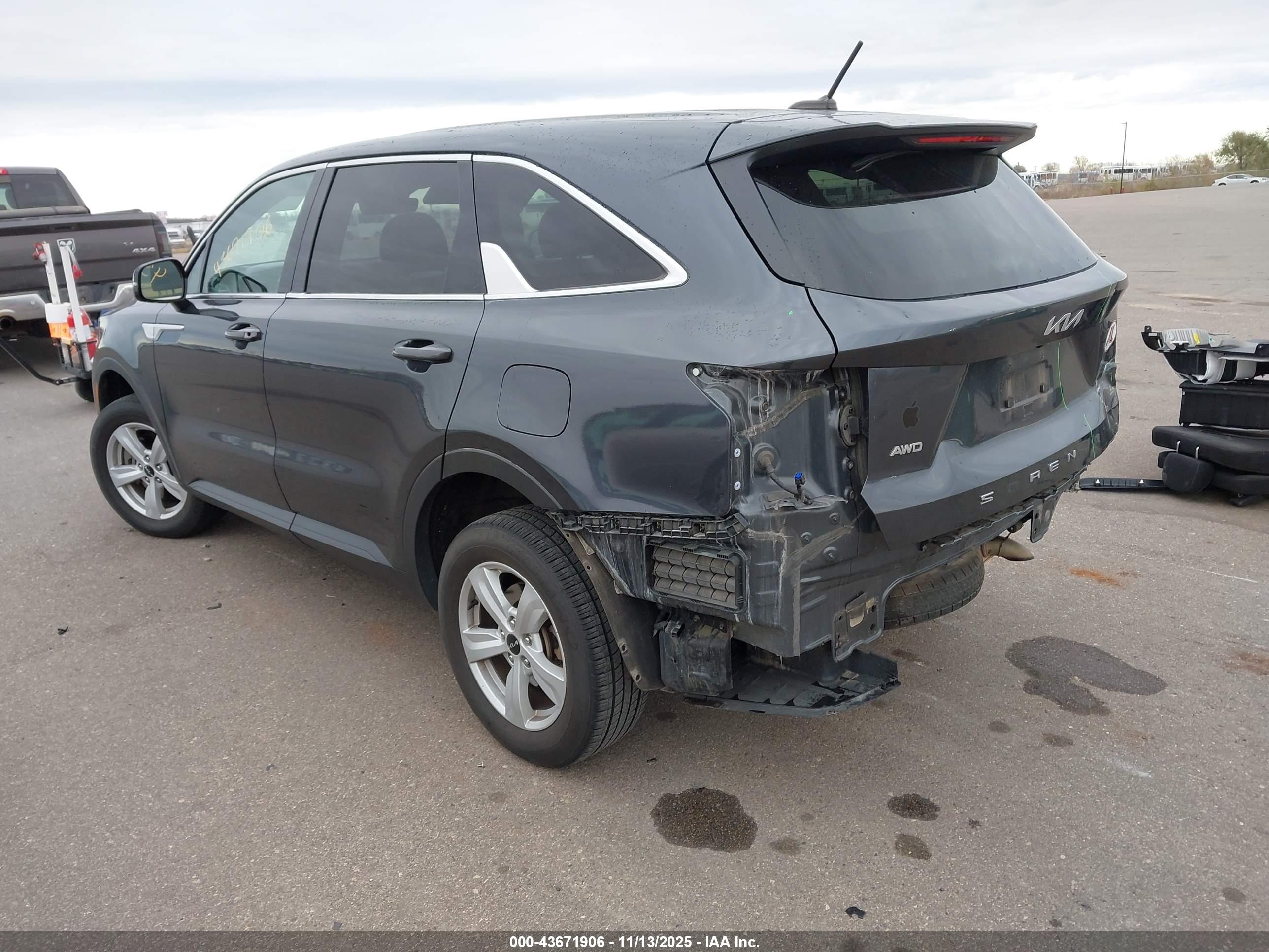 KIA SORENTO image 3