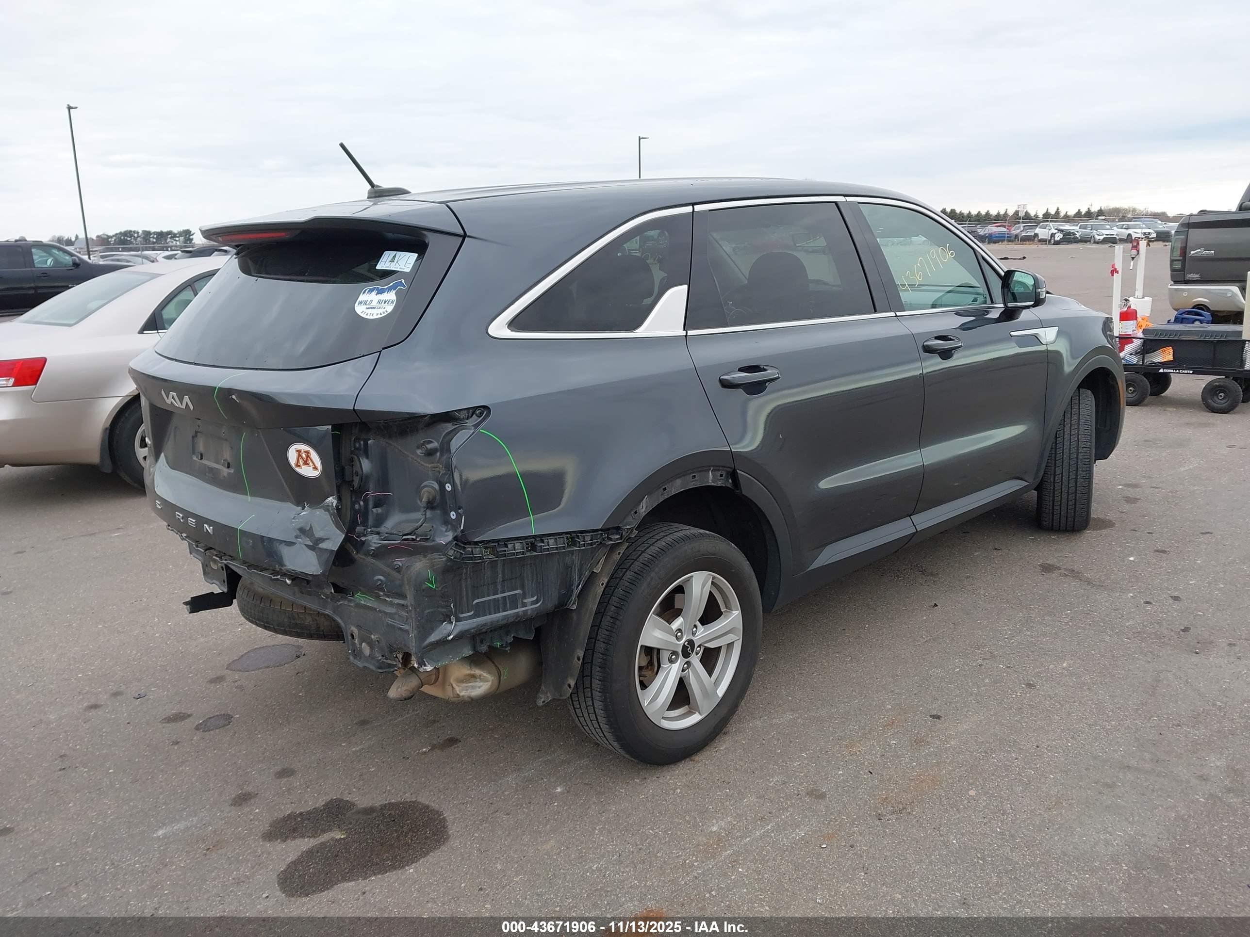 KIA SORENTO image 4
