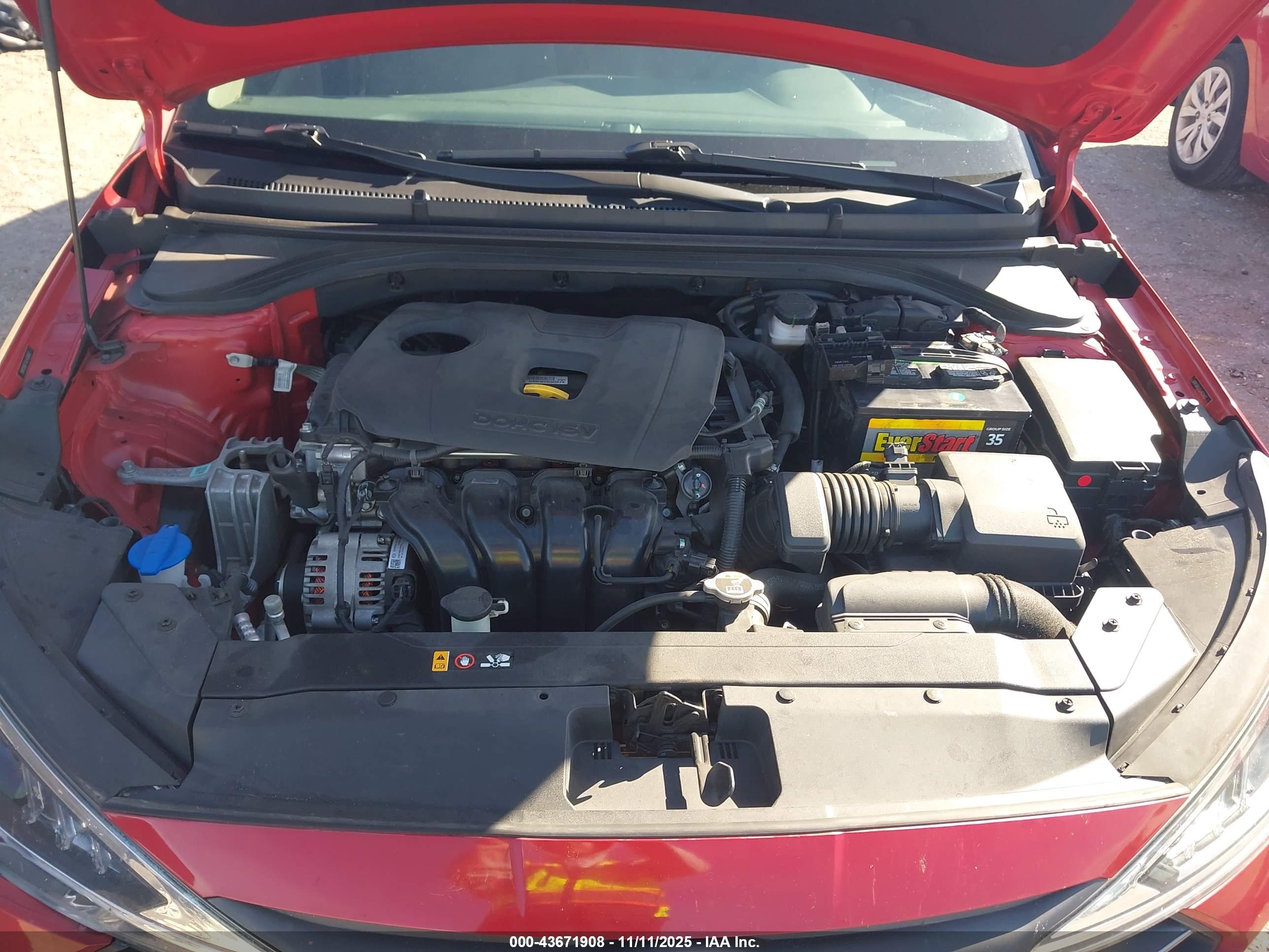 HYUNDAI ELANTRA image 10