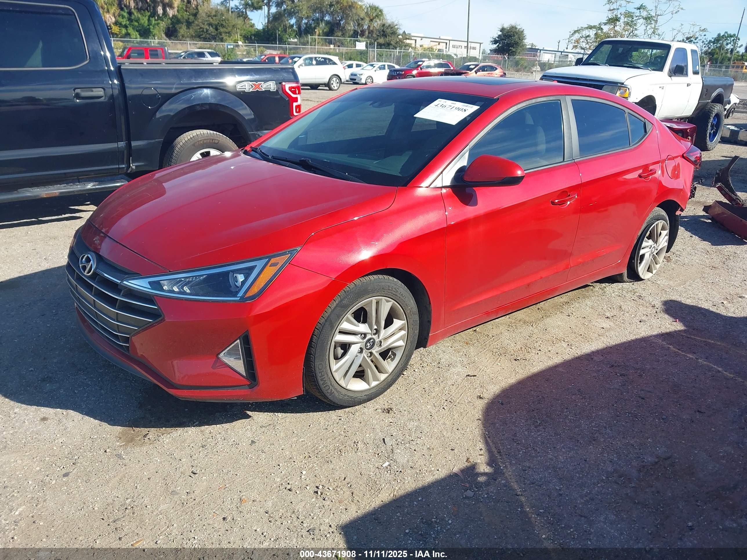 HYUNDAI ELANTRA image 2