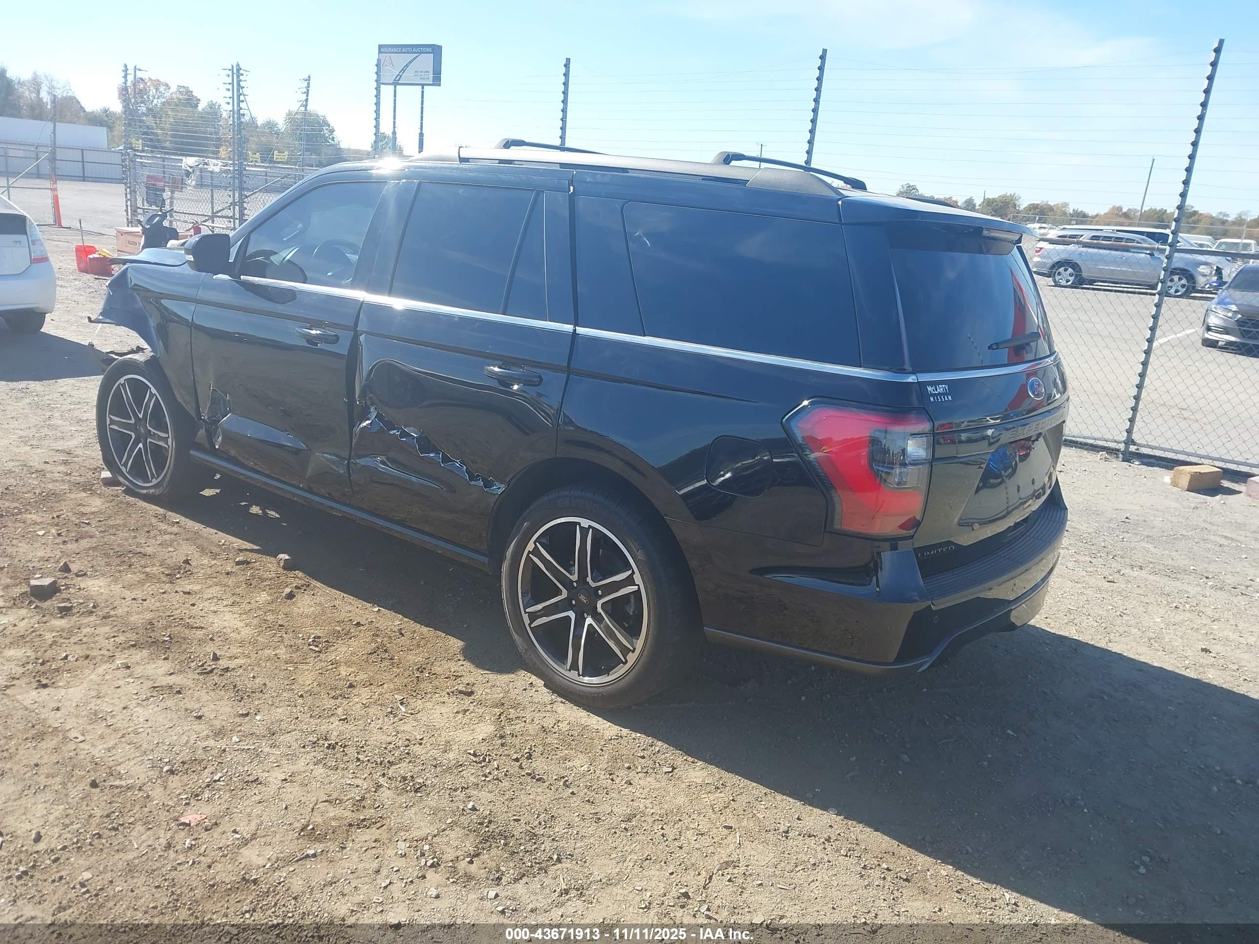 FORD EXPEDITION image 3