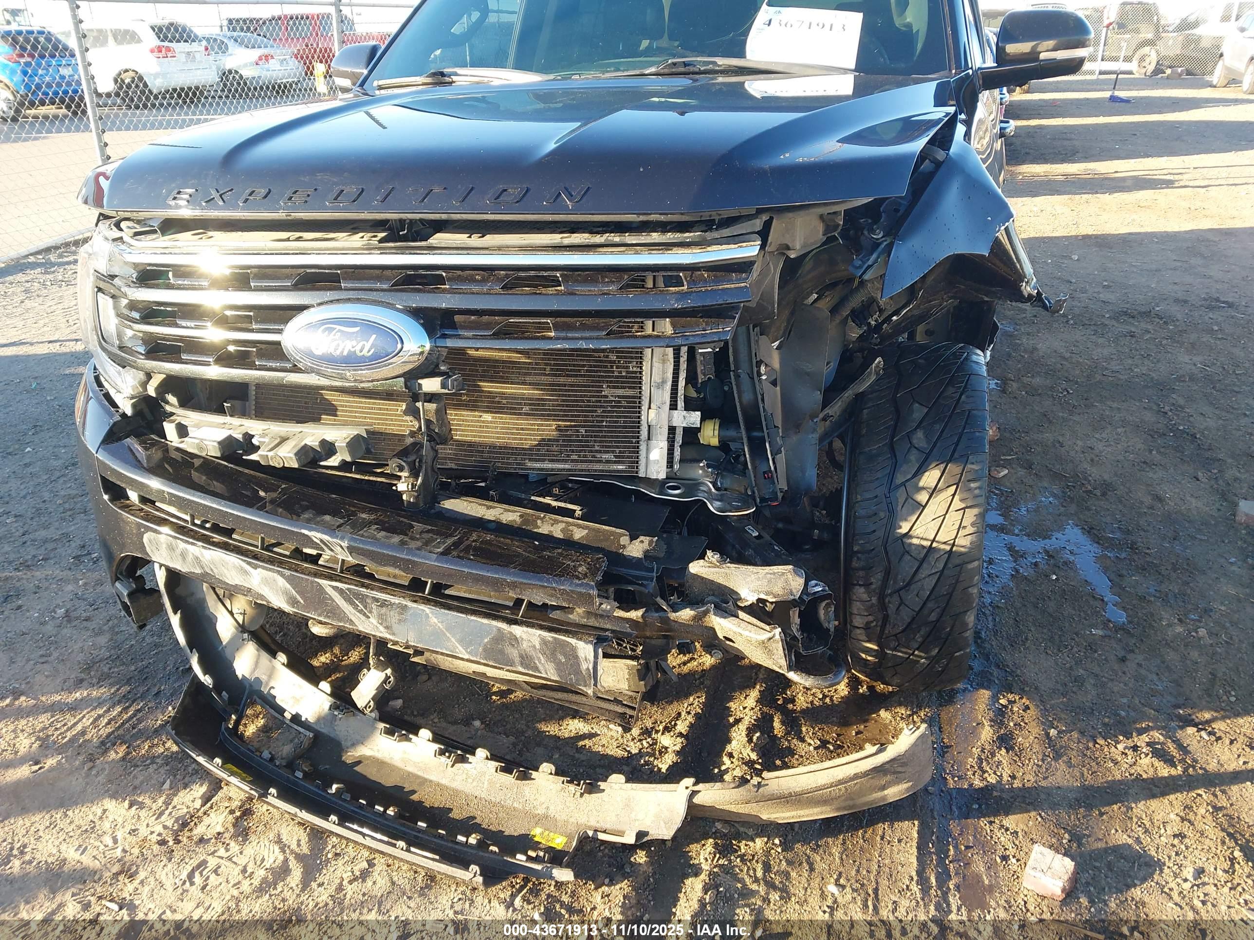 FORD EXPEDITION image 6