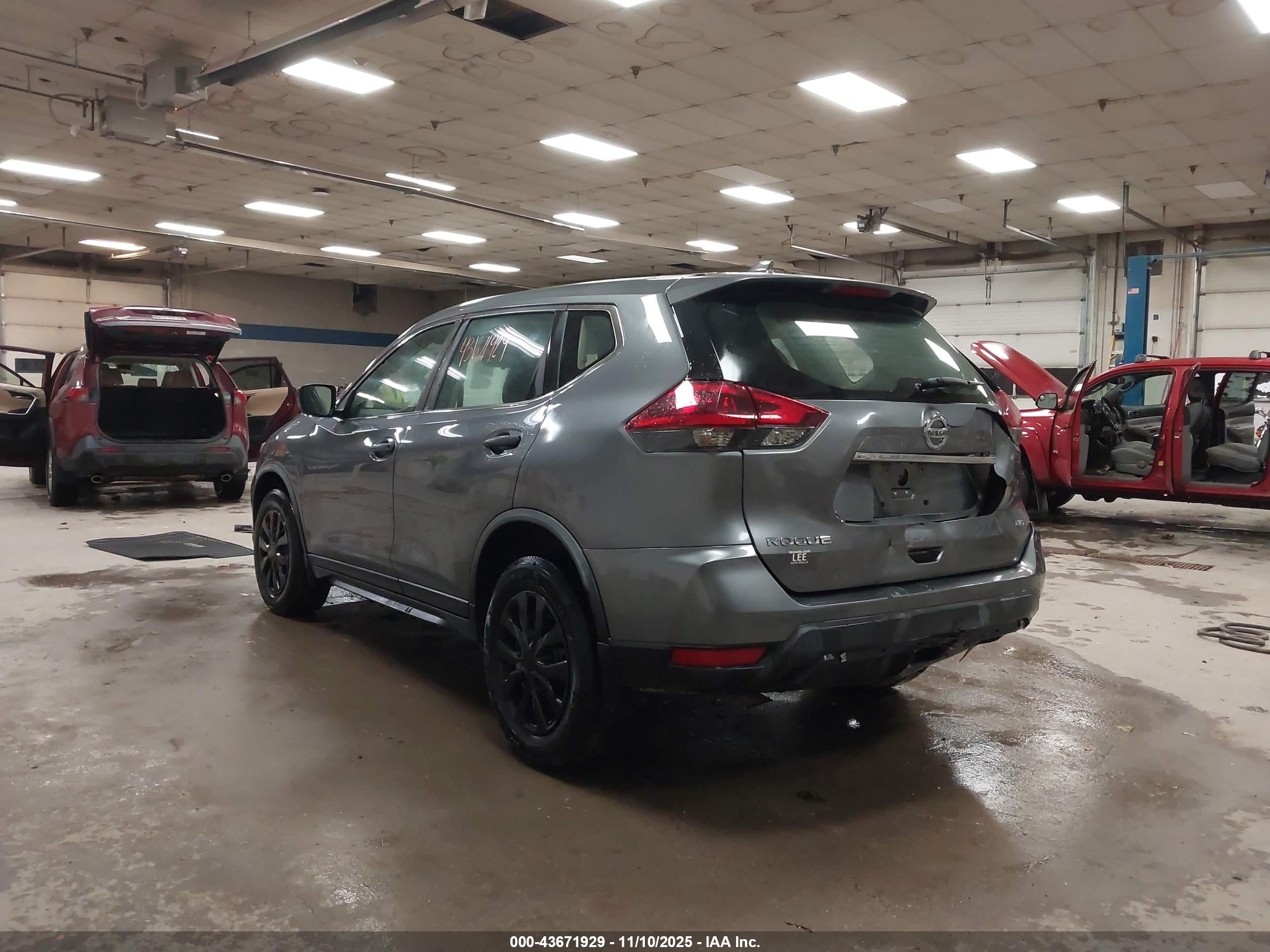 NISSAN ROGUE image 3