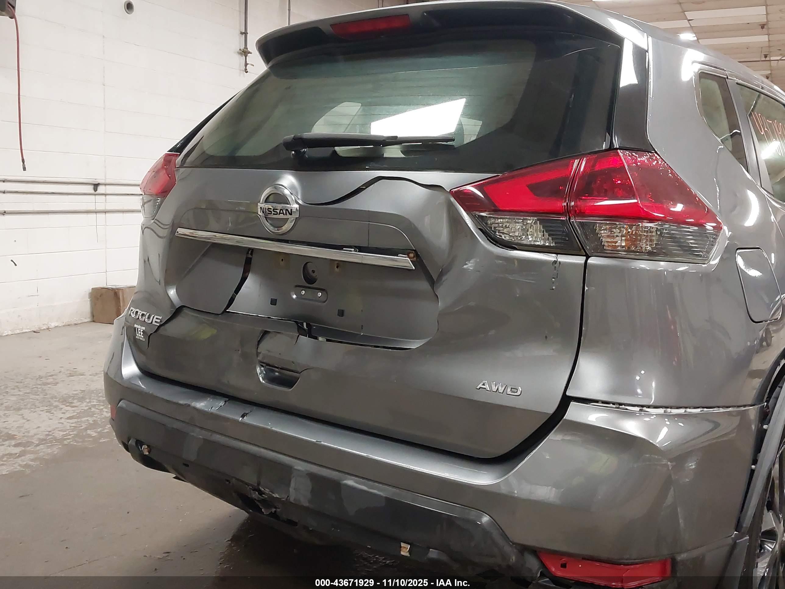 NISSAN ROGUE image 6