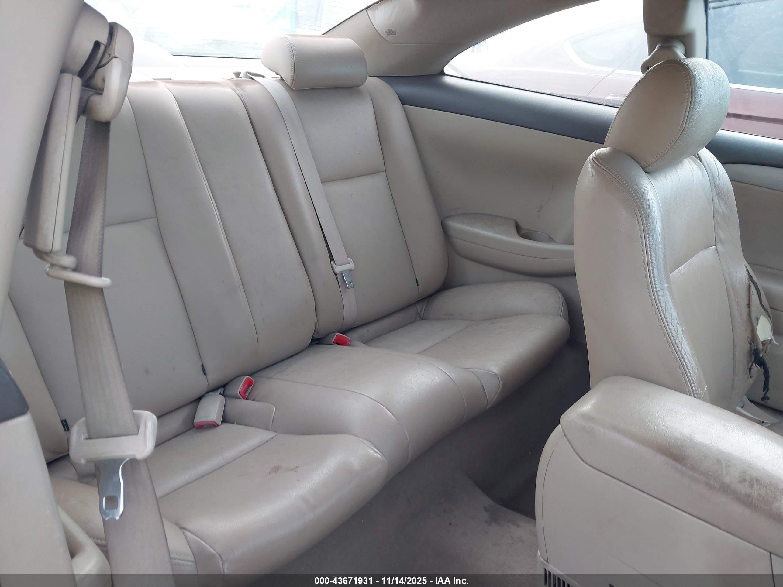 TOYOTA CAMRY image 8