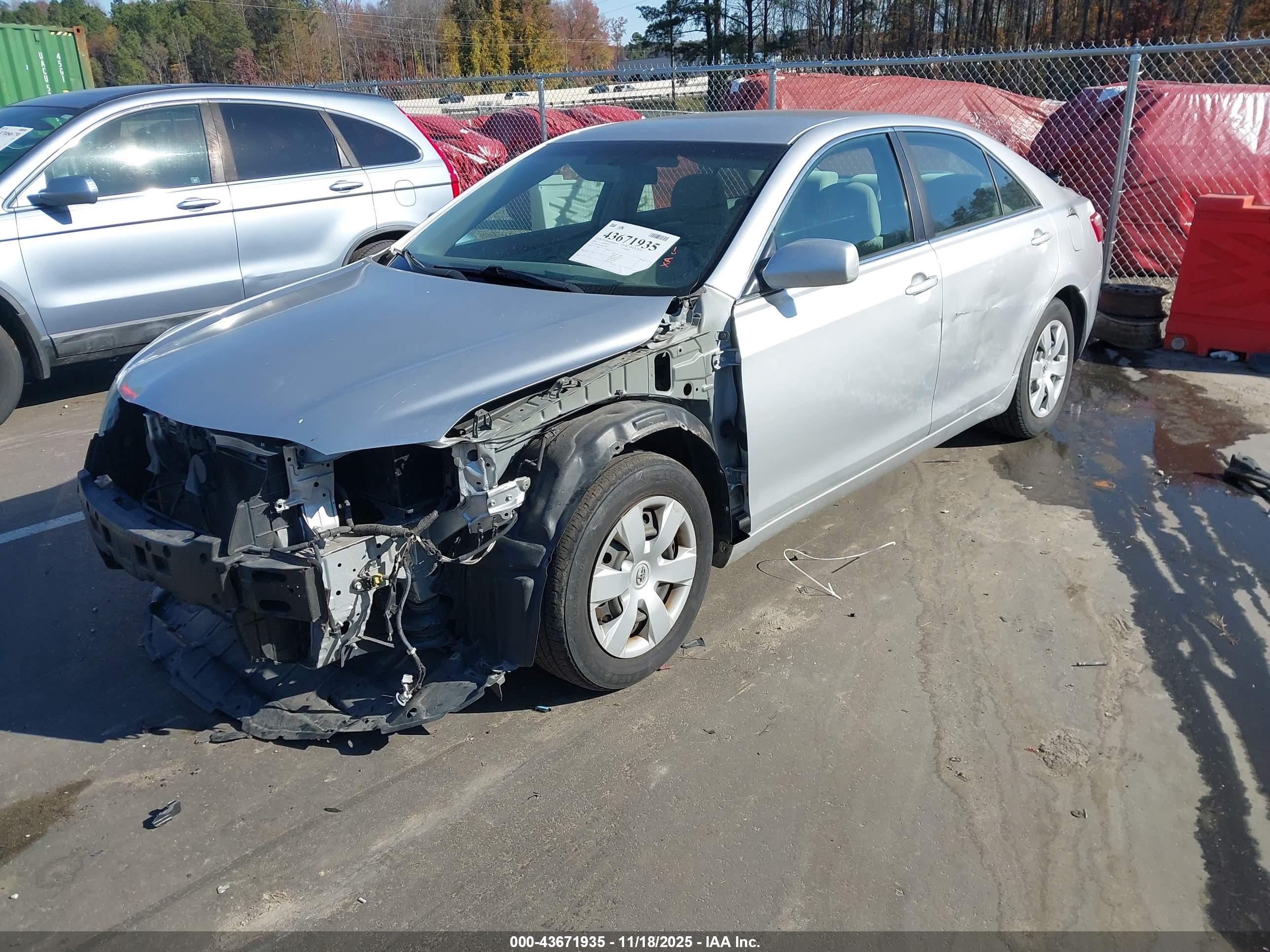 TOYOTA CAMRY image 2