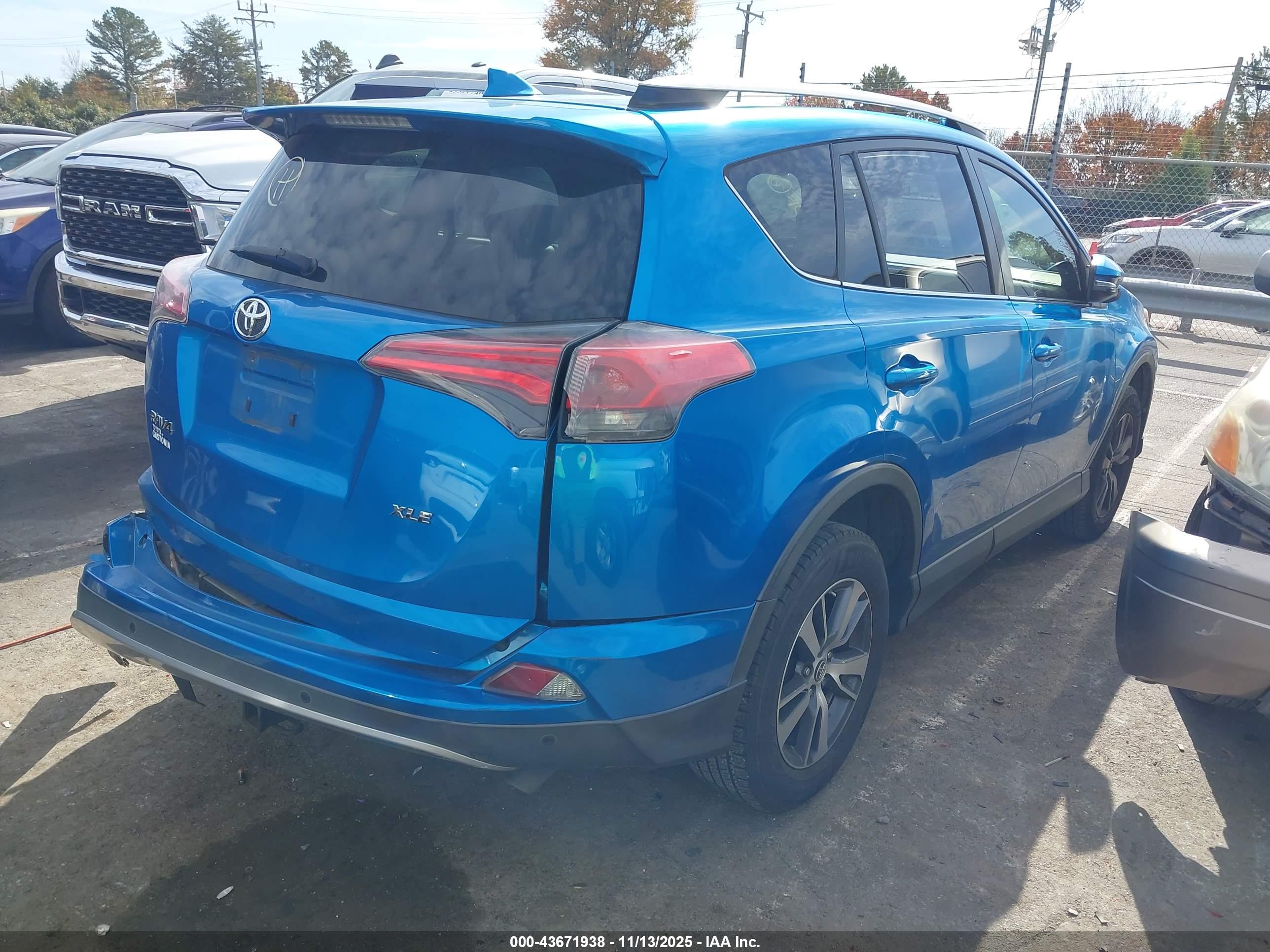 TOYOTA RAV4 image 4