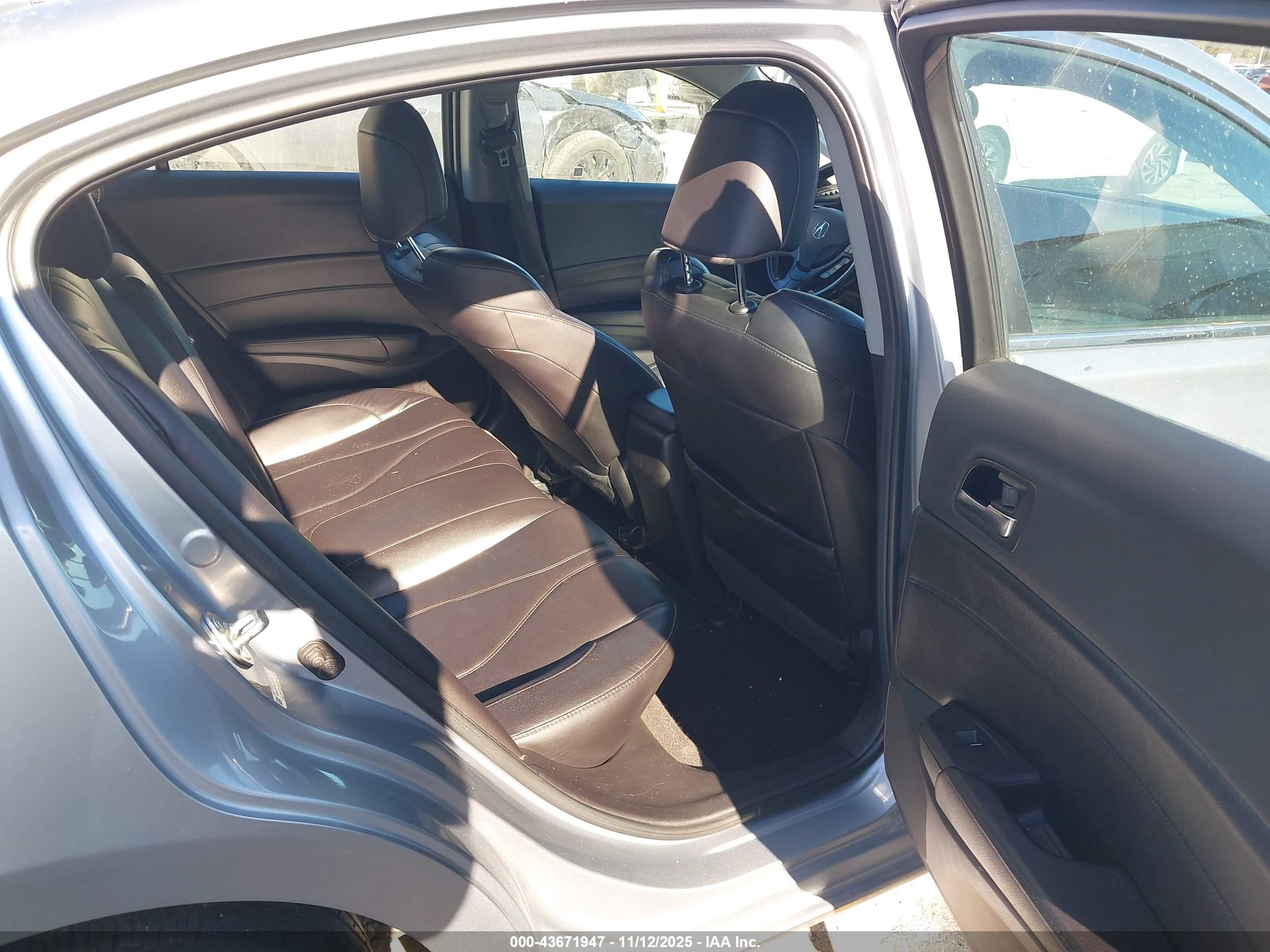 ACURA ILX image 8