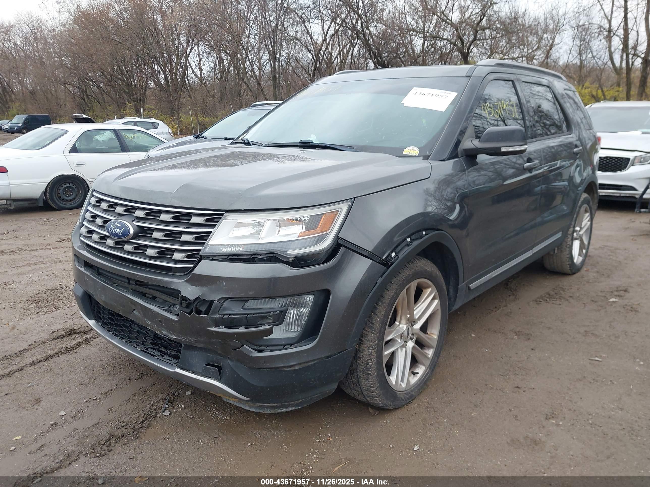 FORD EXPLORER image 6