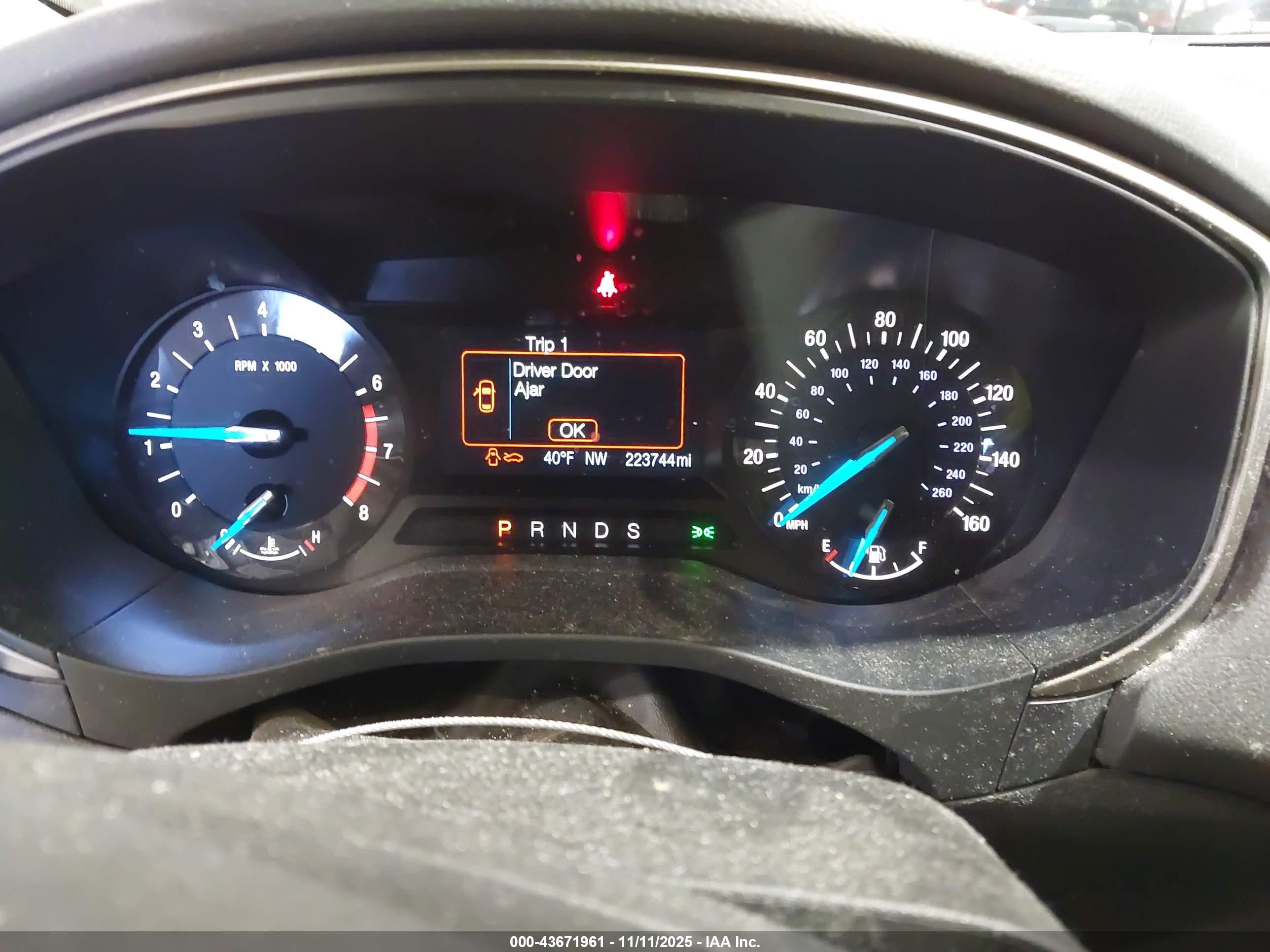 FORD FUSION image 7