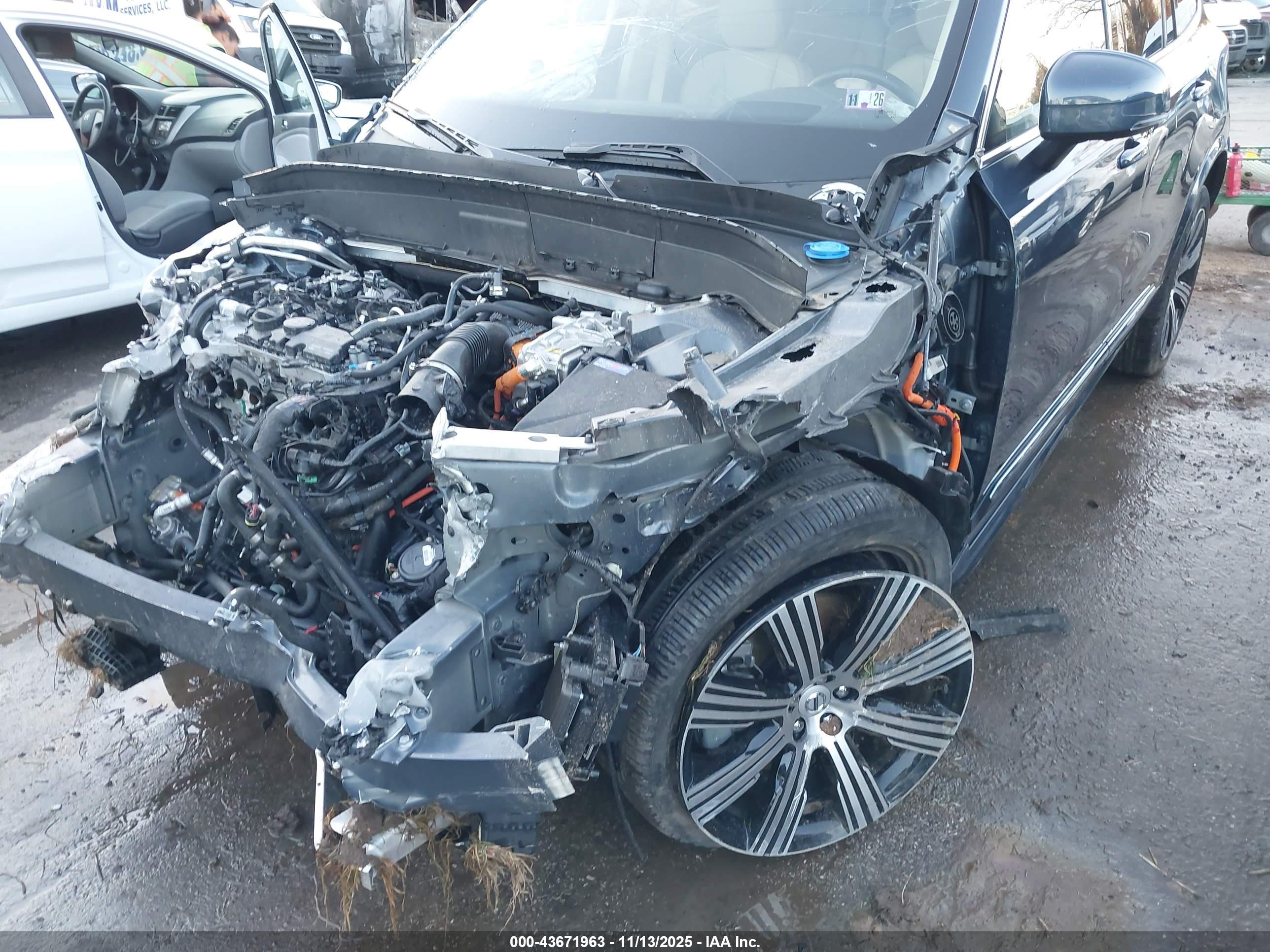 VOLVO XC90 image 6