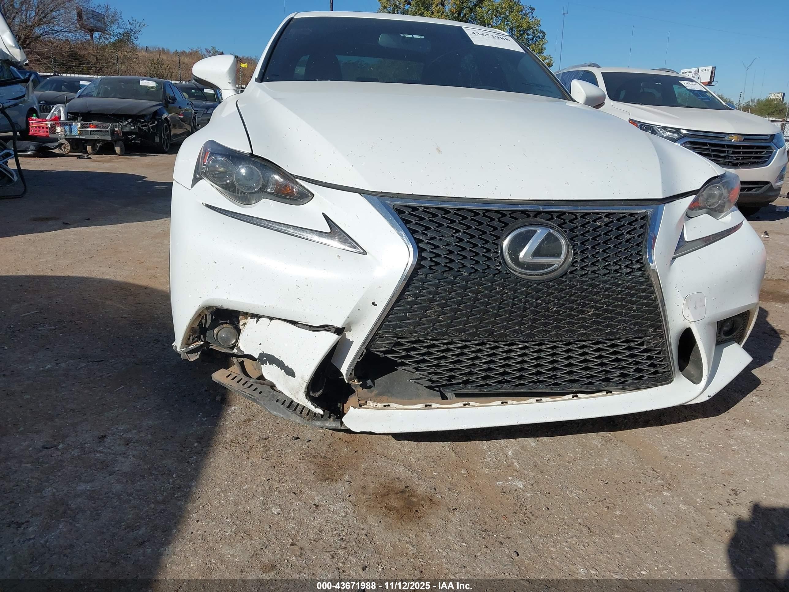 LEXUS IS image 6