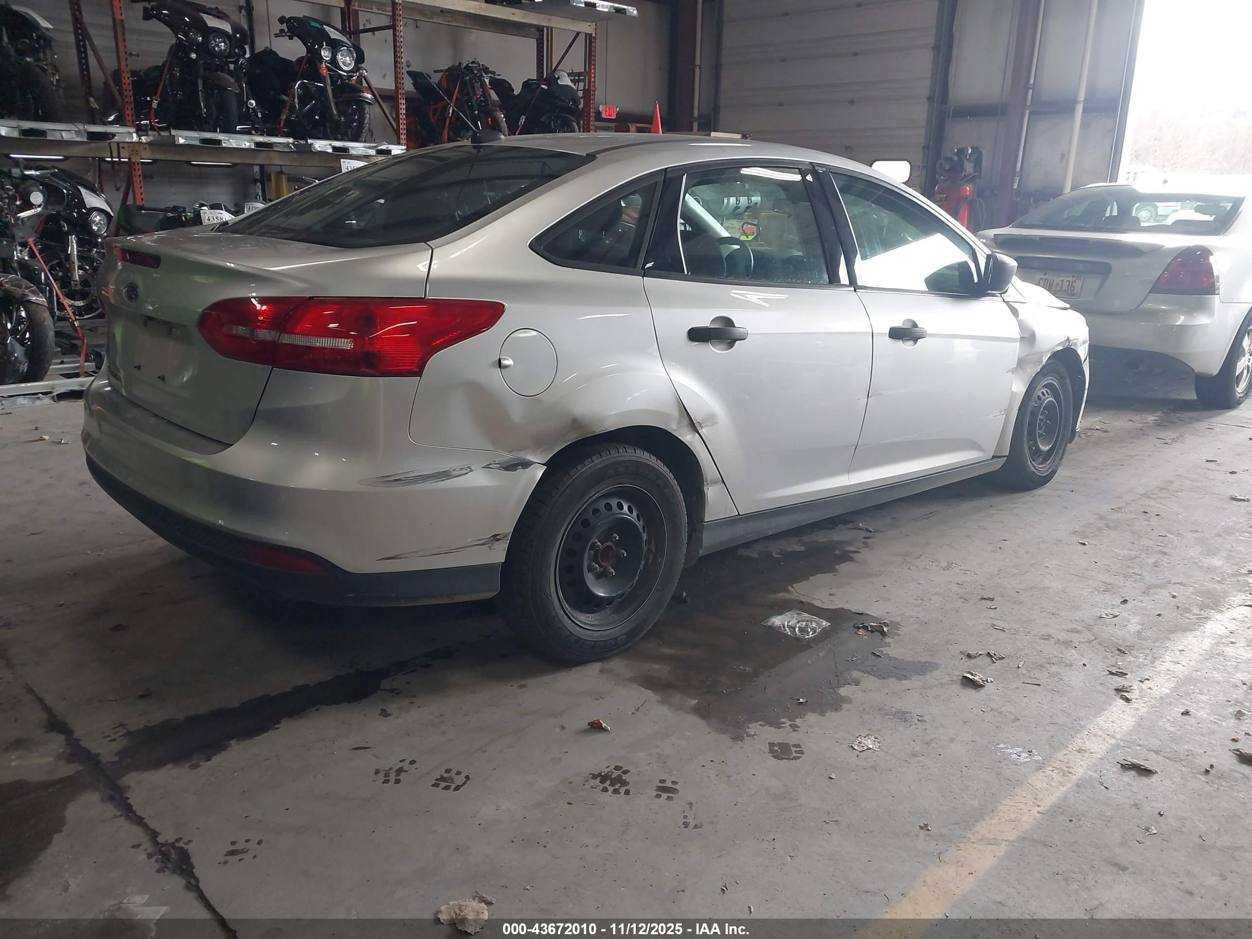 FORD FOCUS image 4