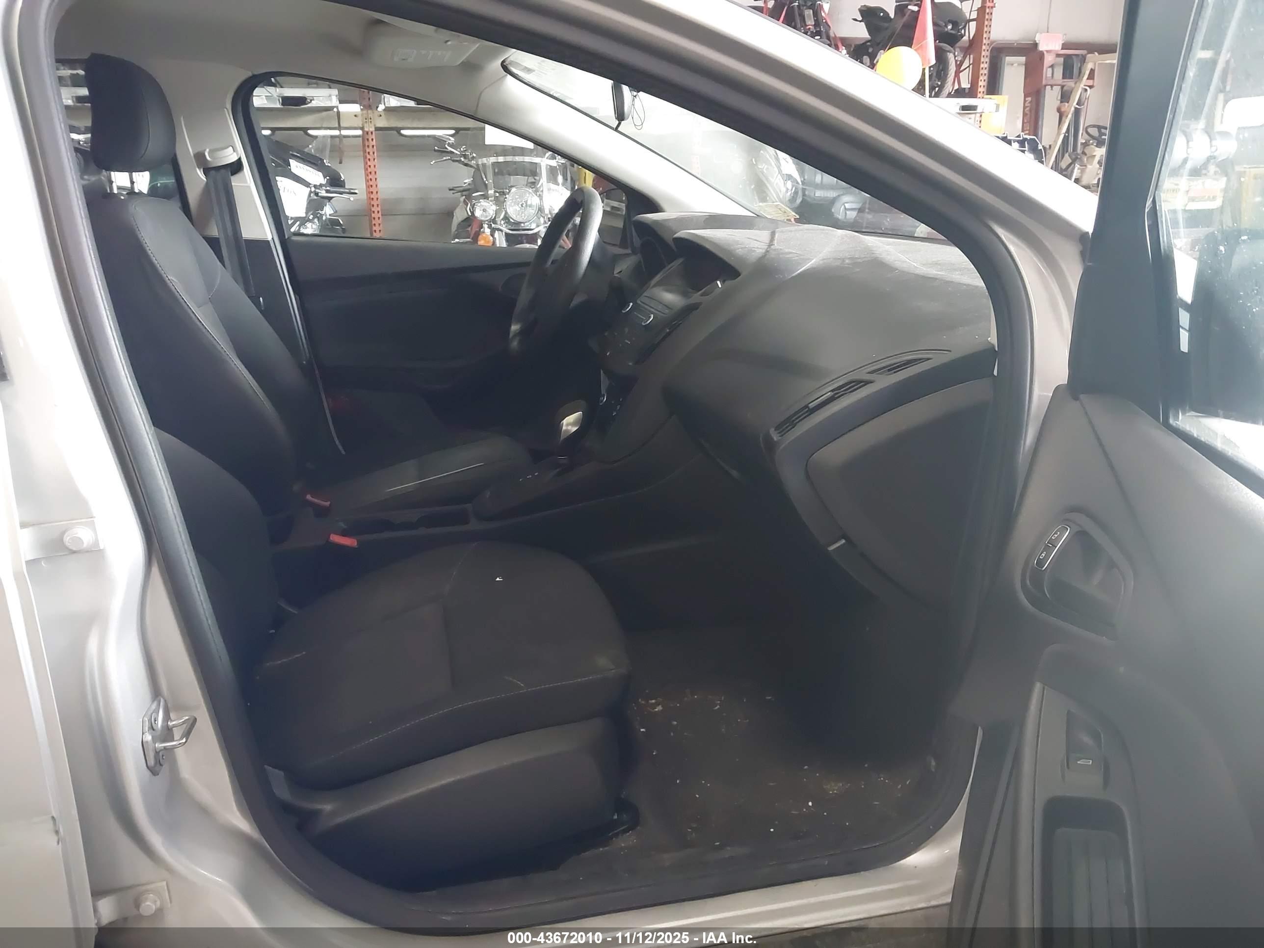 FORD FOCUS image 5