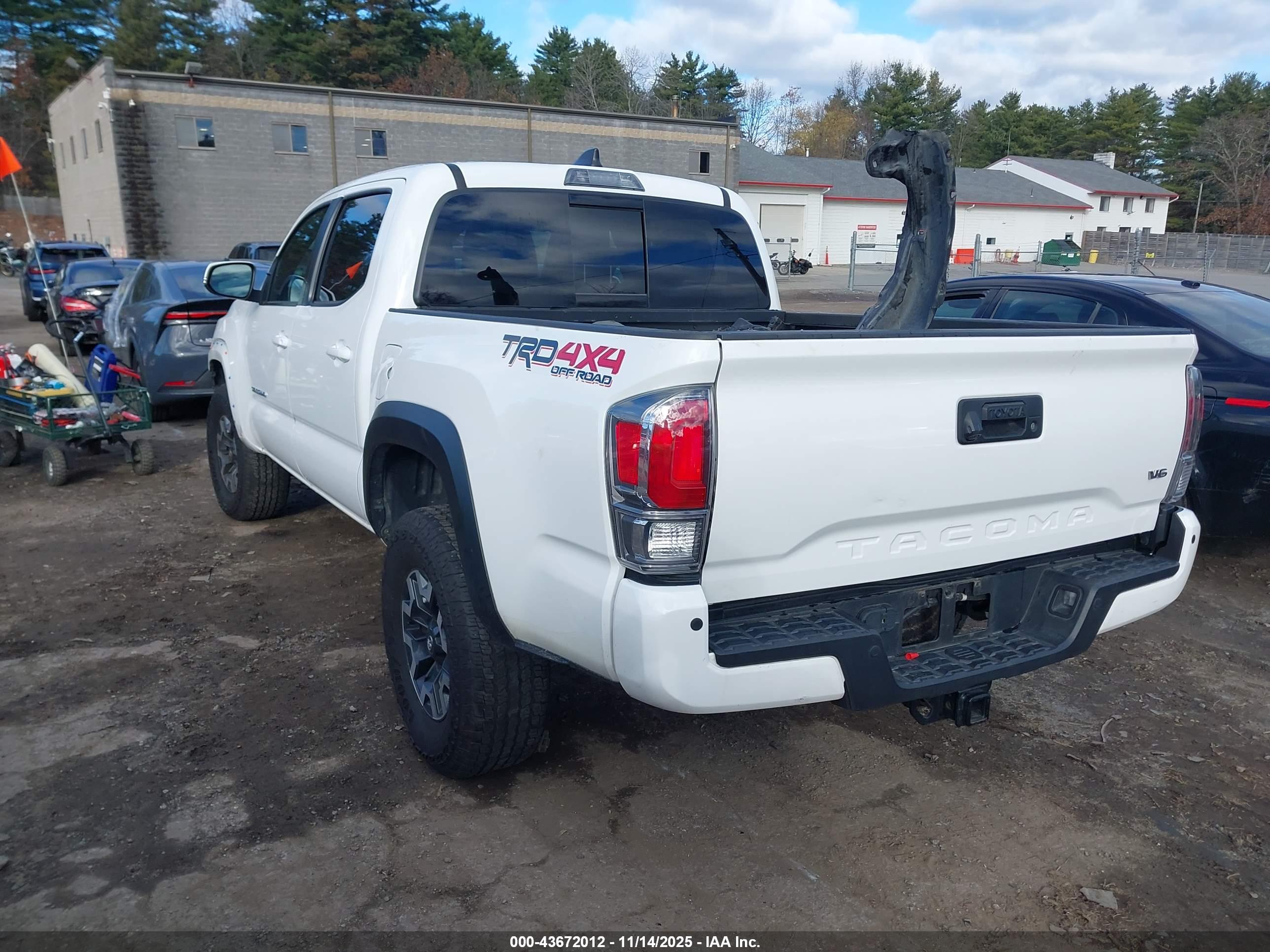 TOYOTA TACOMA image 3