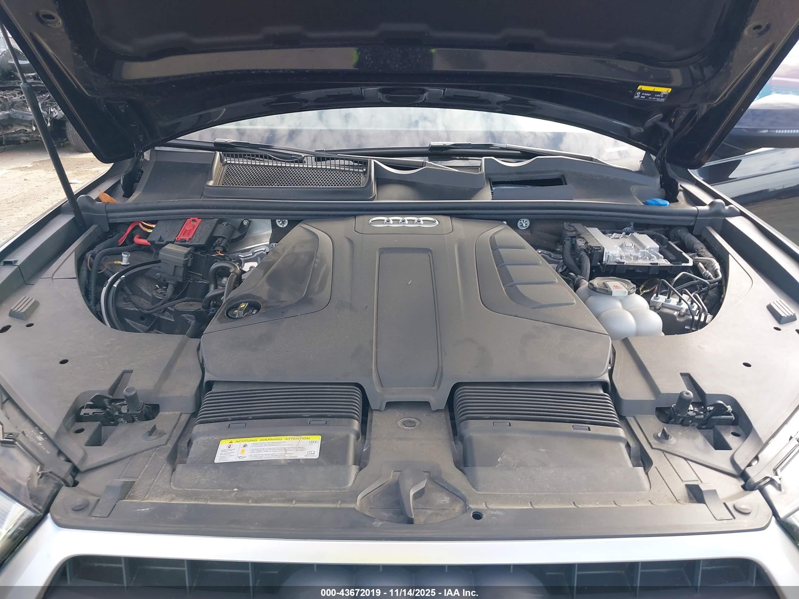 AUDI Q7 image 10