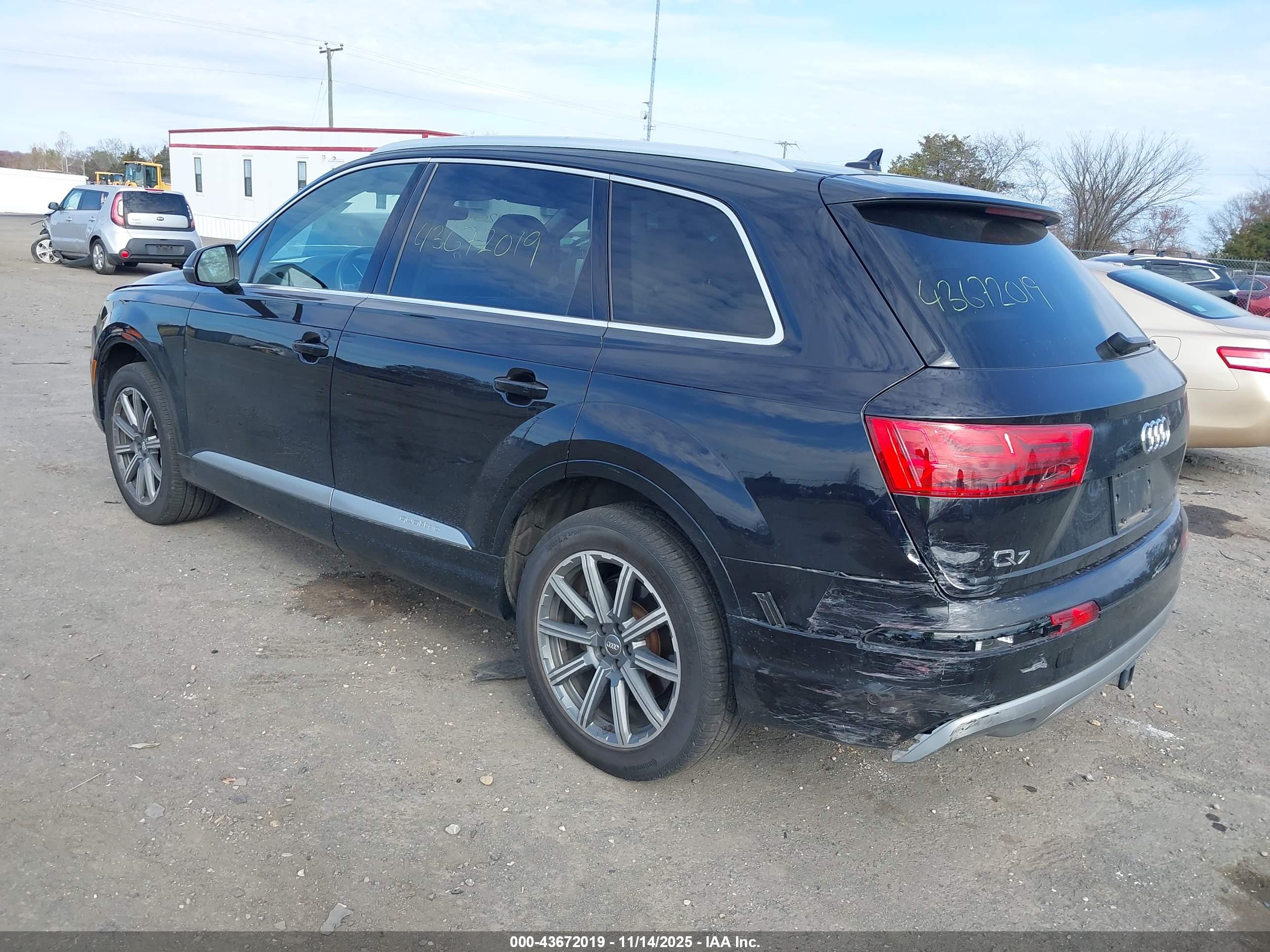 AUDI Q7 image 3
