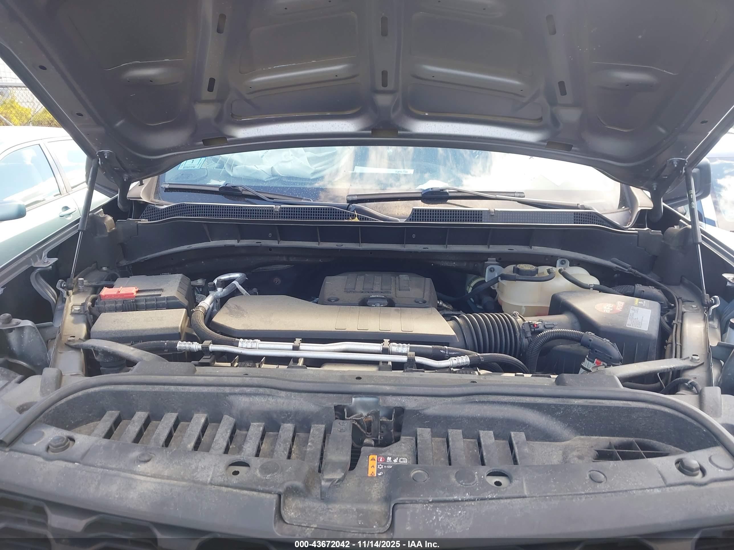 CHEVROLET SILVERADO image 10