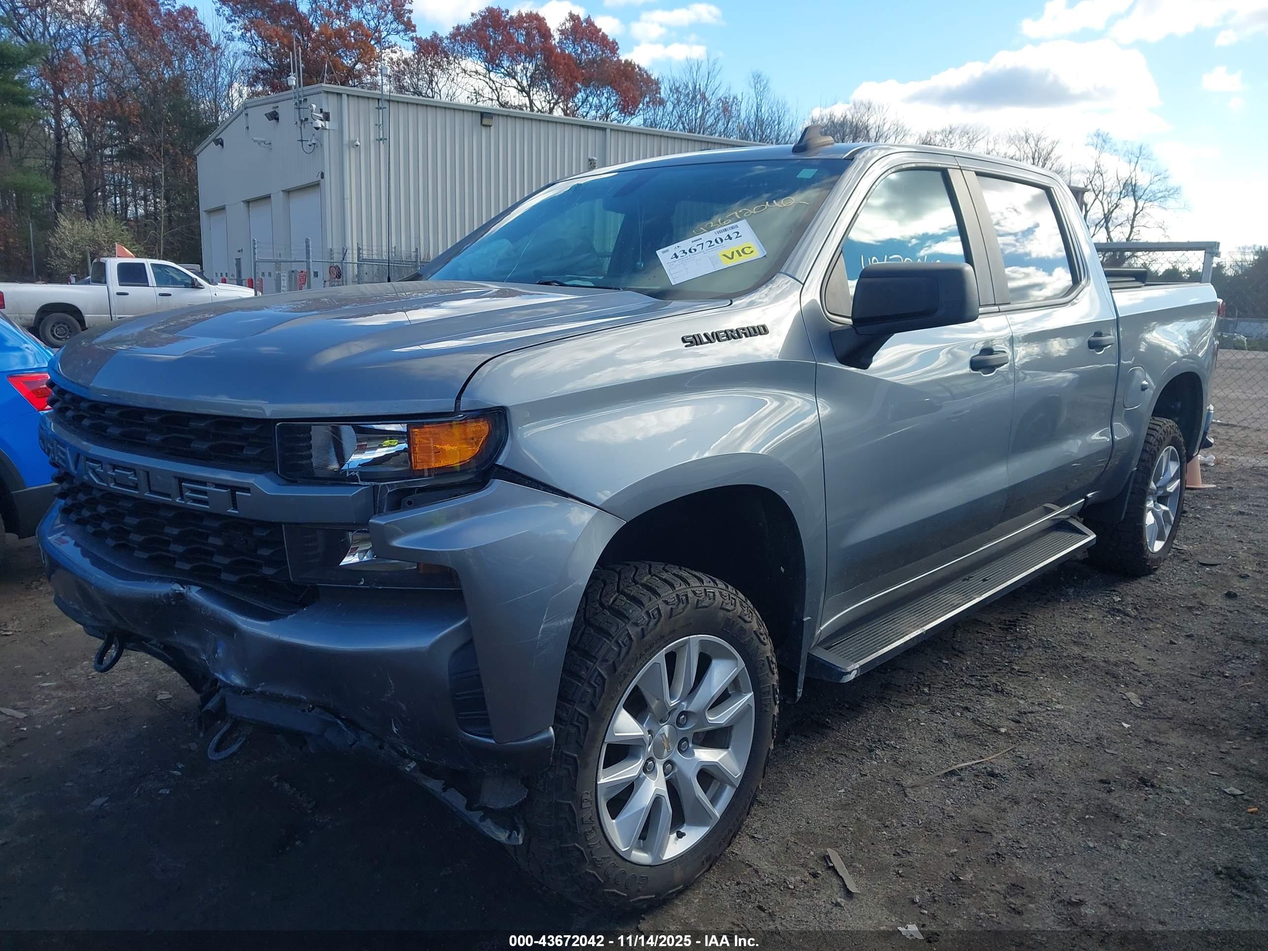 CHEVROLET SILVERADO image 2