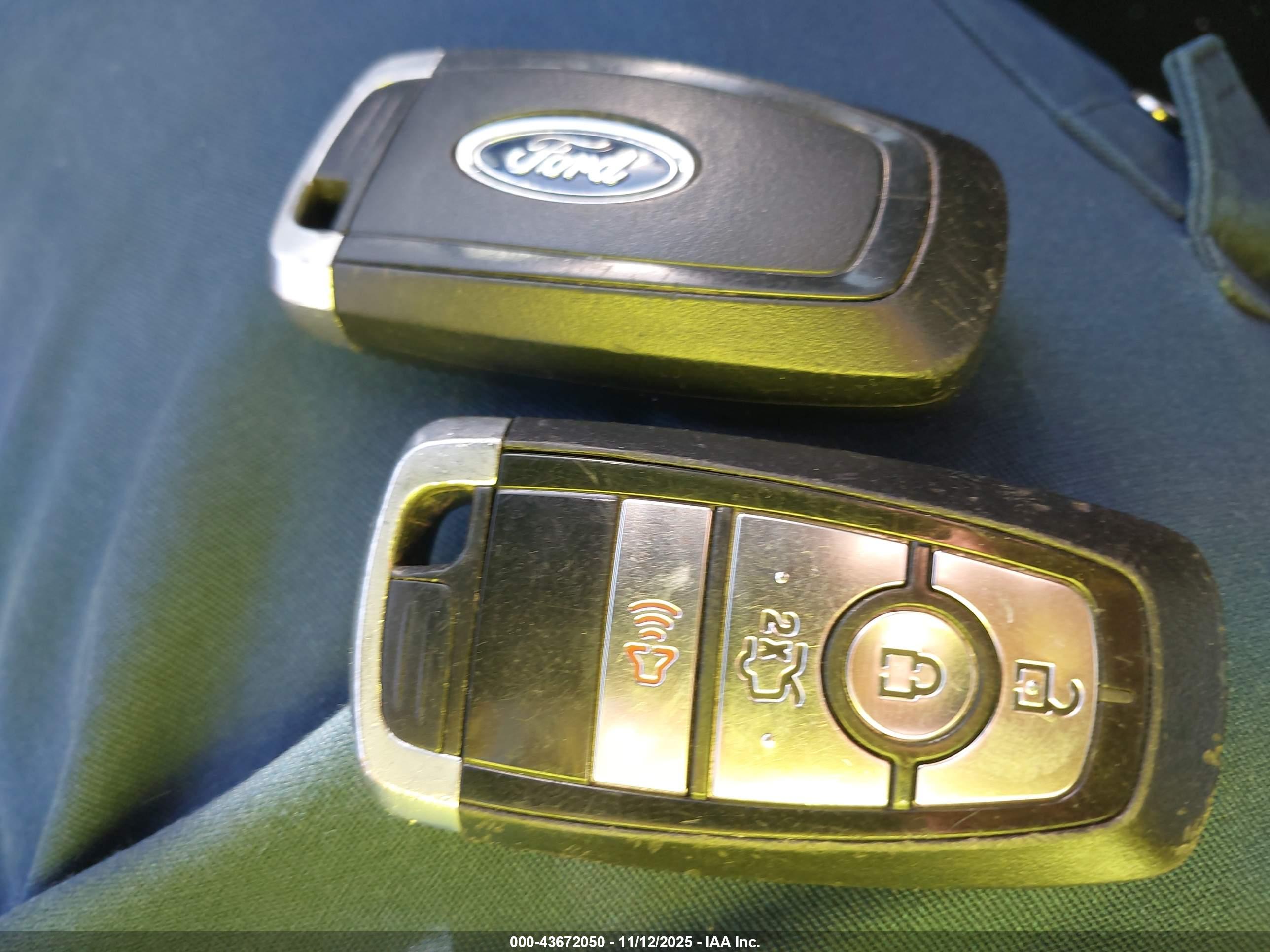 FORD FUSION image 11