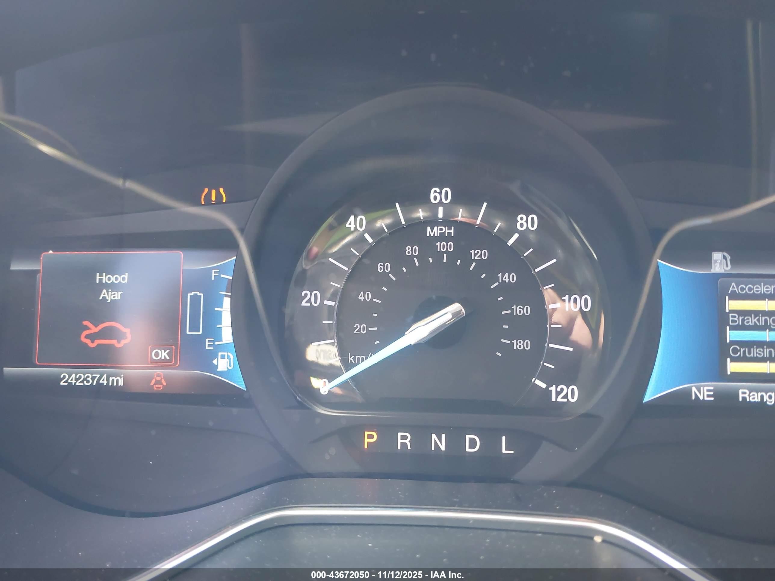 FORD FUSION image 7