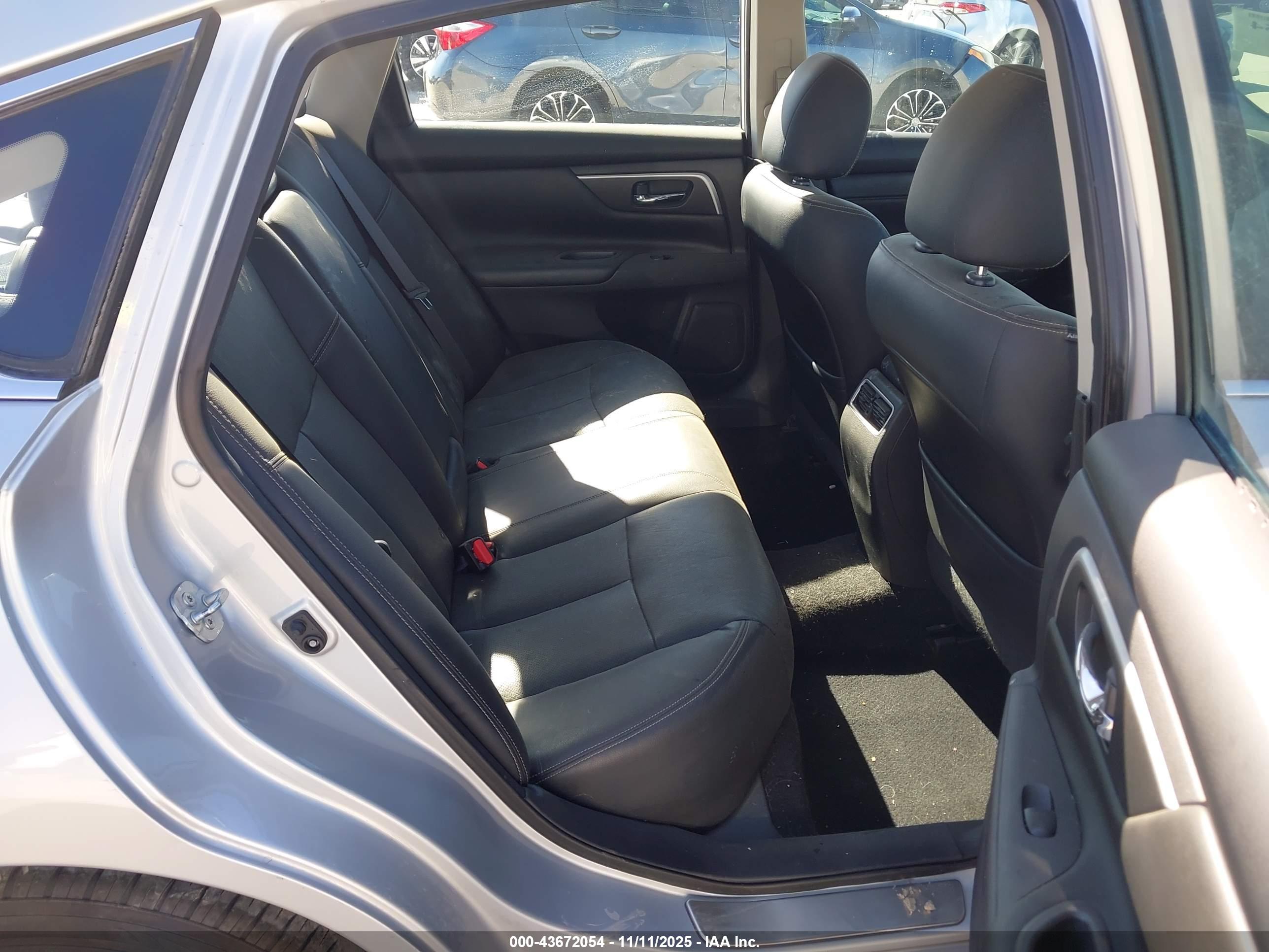 NISSAN ALTIMA image 8