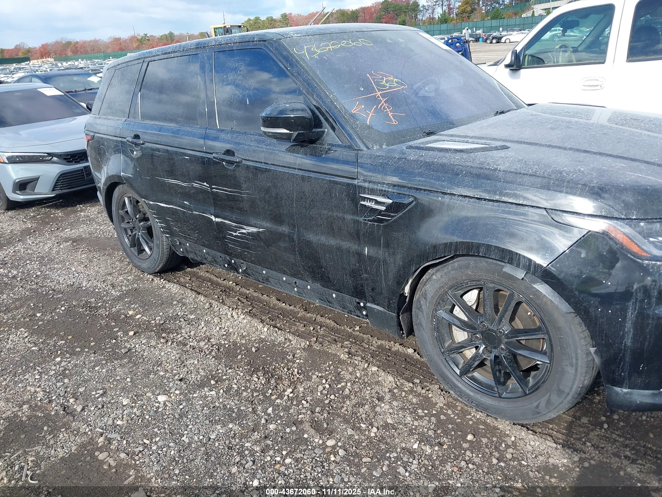 LAND ROVER image 6