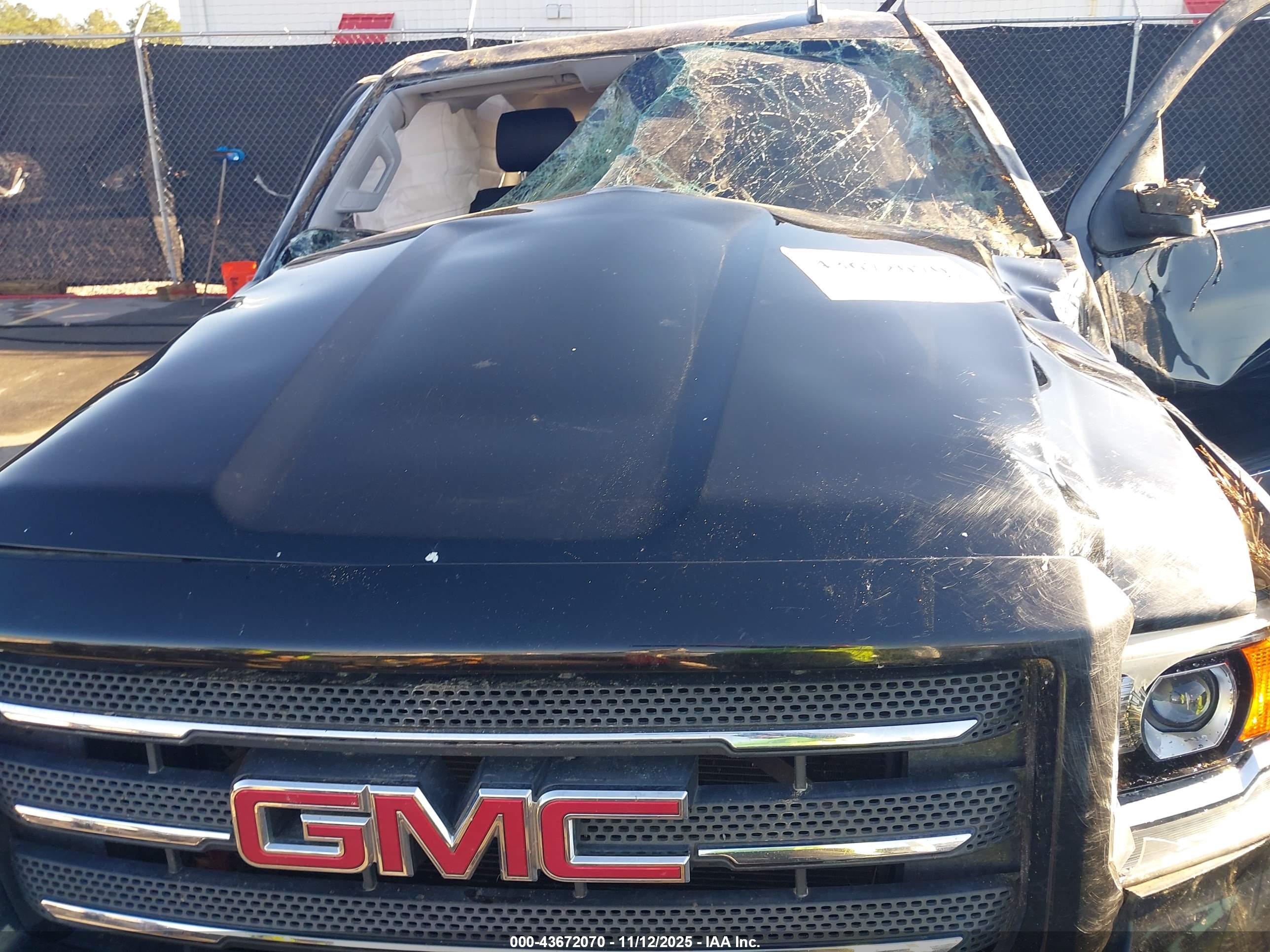 GMC SIERRA image 10