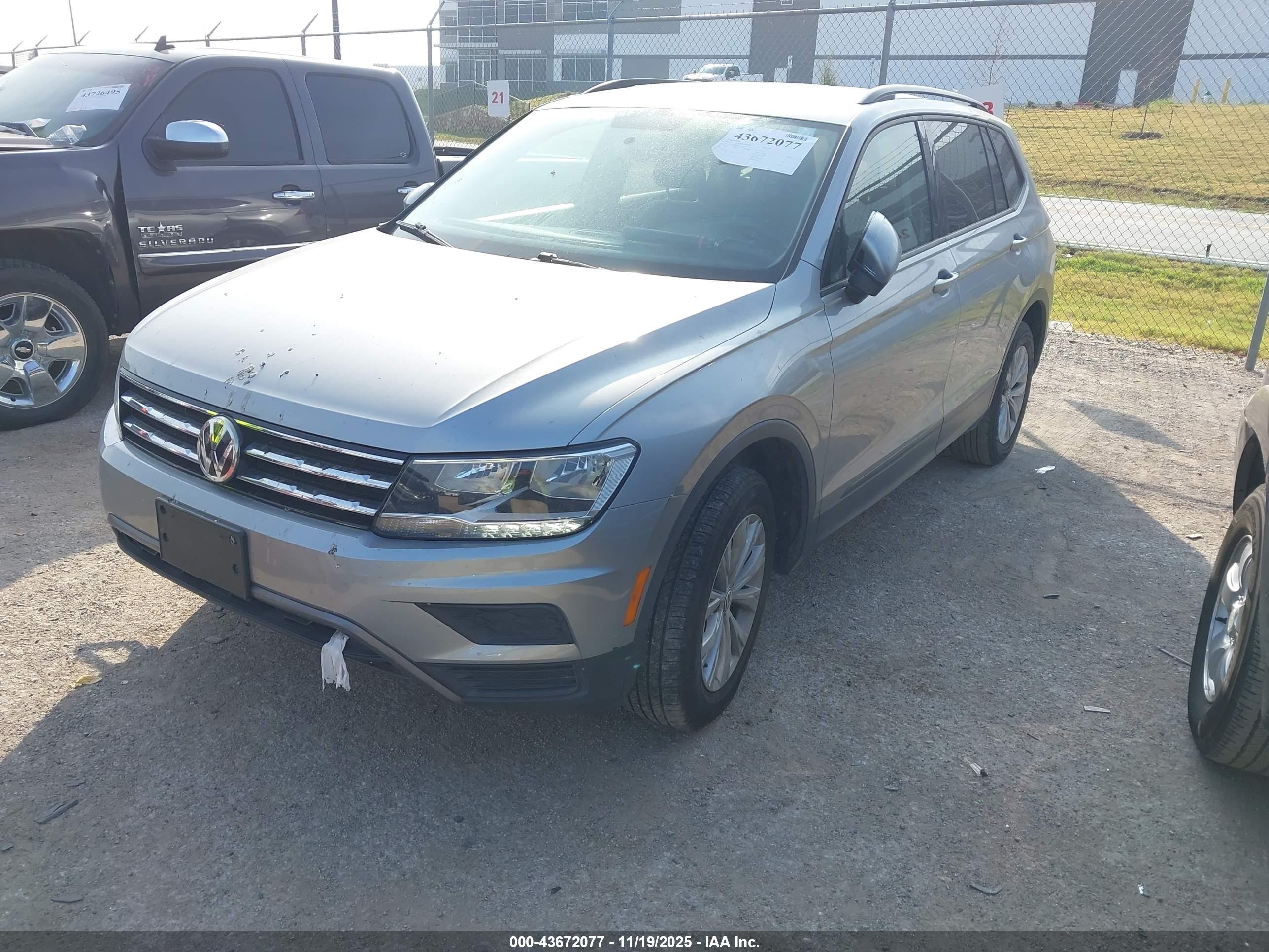 VOLKSWAGEN TIGUAN image 2