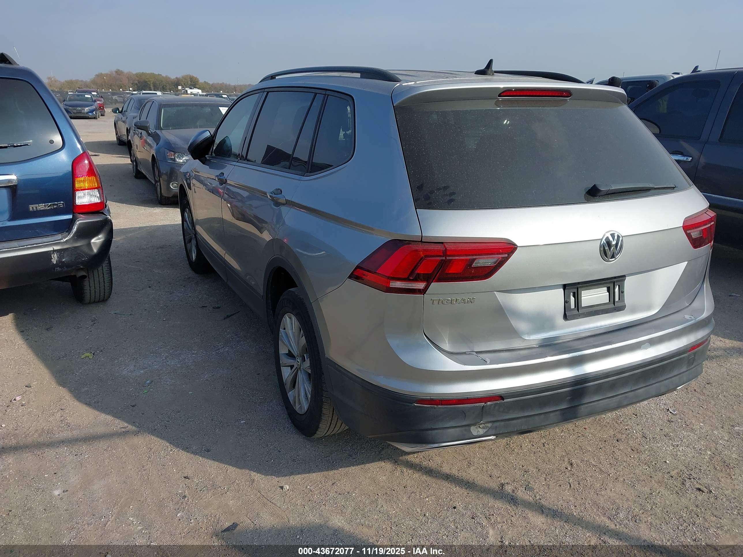 VOLKSWAGEN TIGUAN image 3