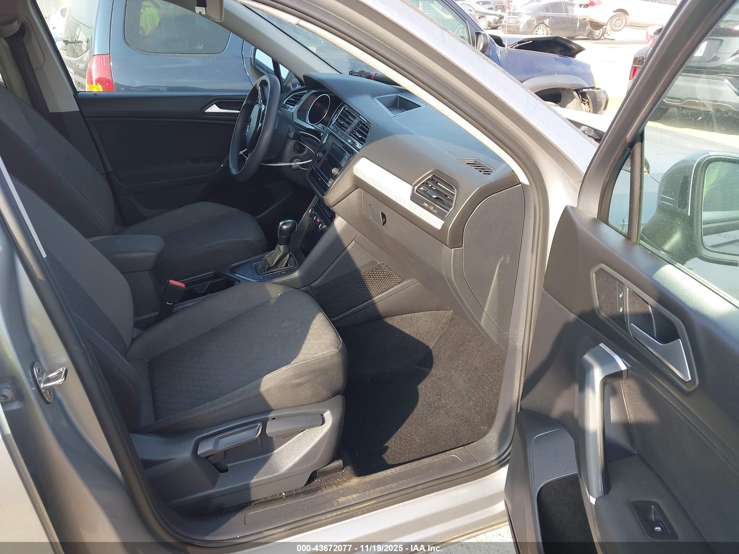 VOLKSWAGEN TIGUAN image 5