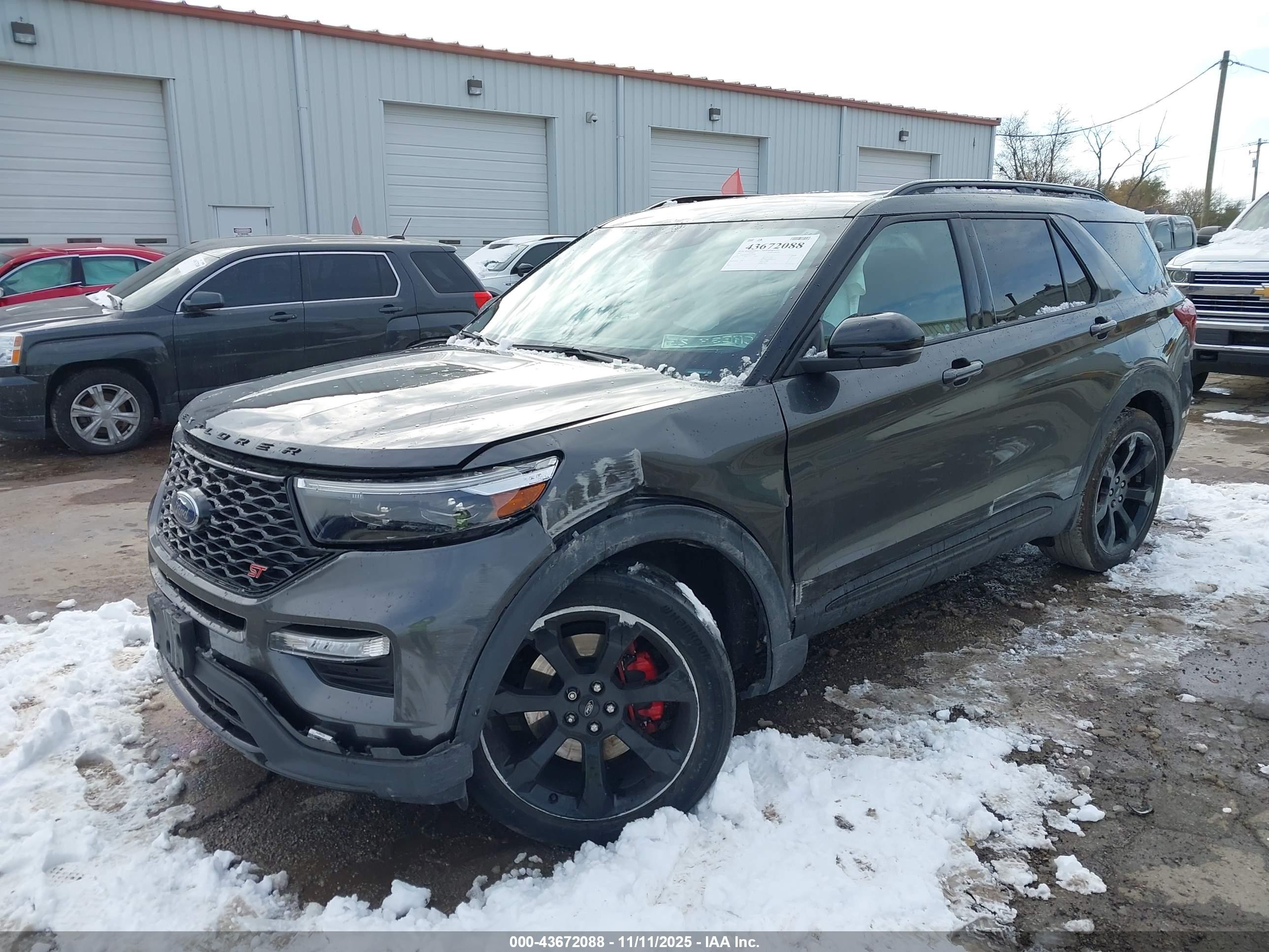 FORD EXPLORER image 2